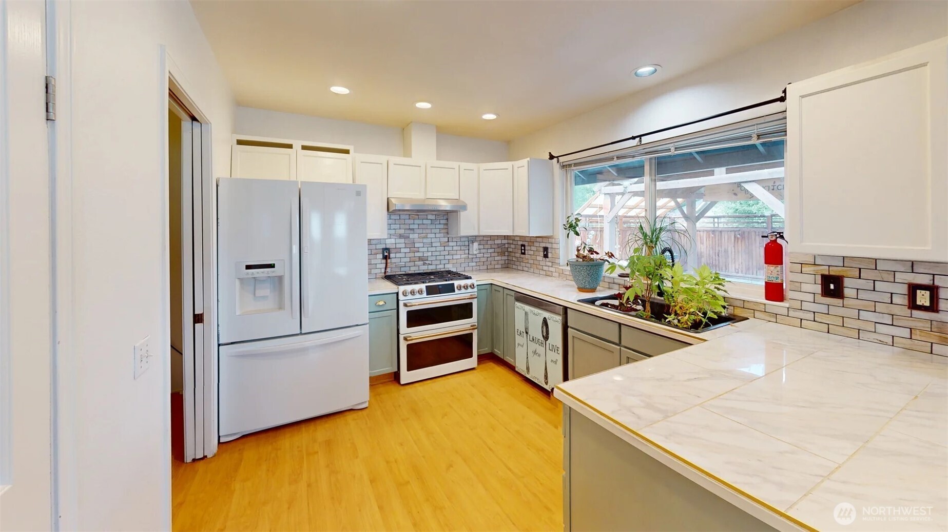 1605 N Bluegrass Lane Property Photo 10