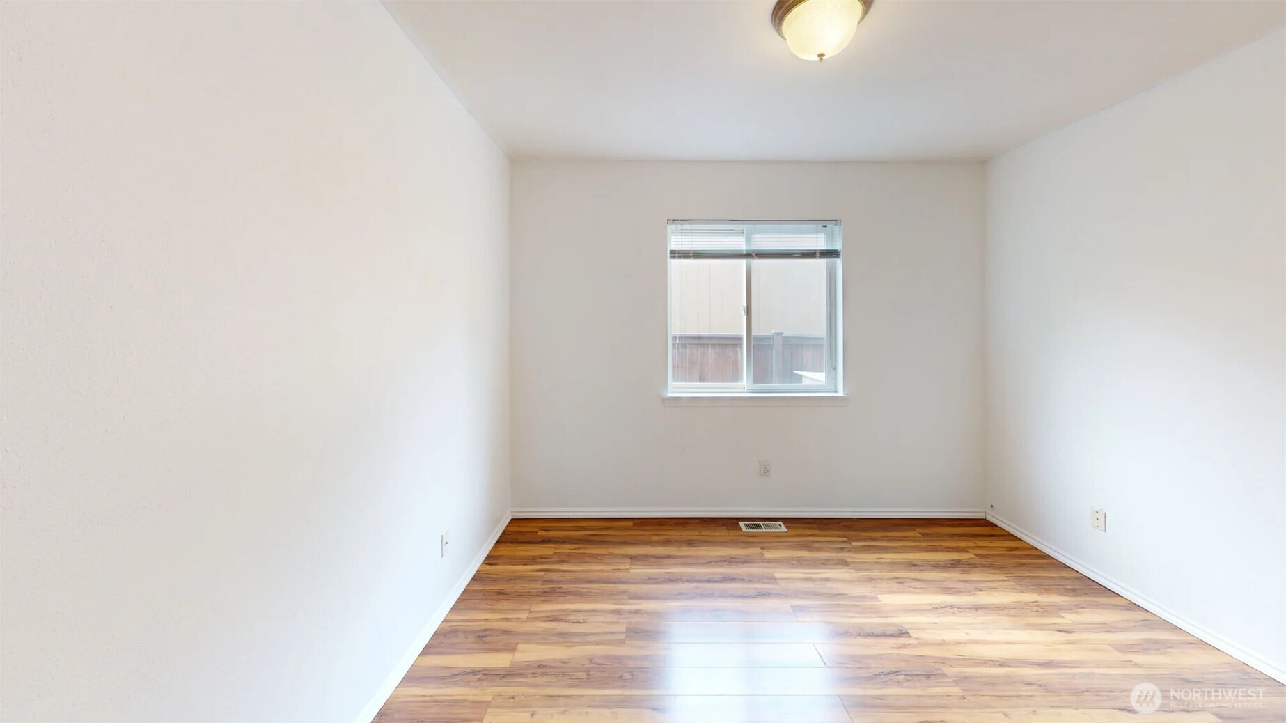 1605 N Bluegrass Lane Property Photo 18