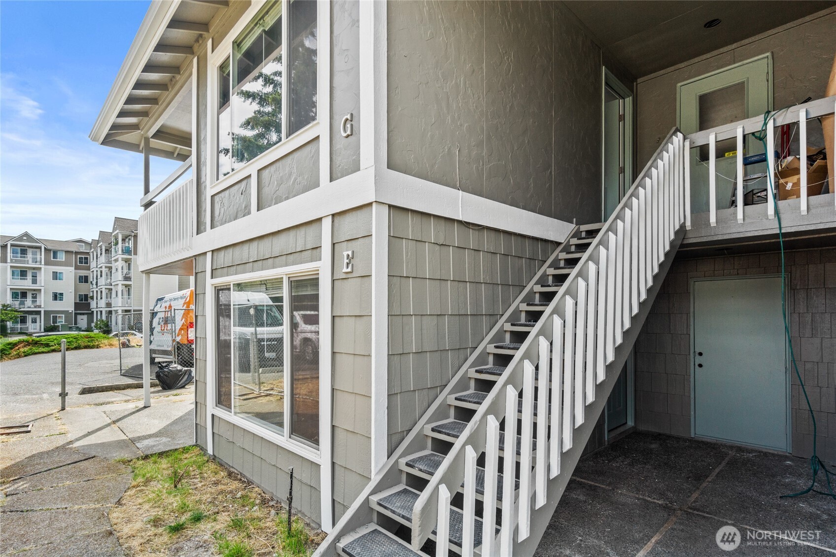 4028 S Lawrence Street Property Photo 4