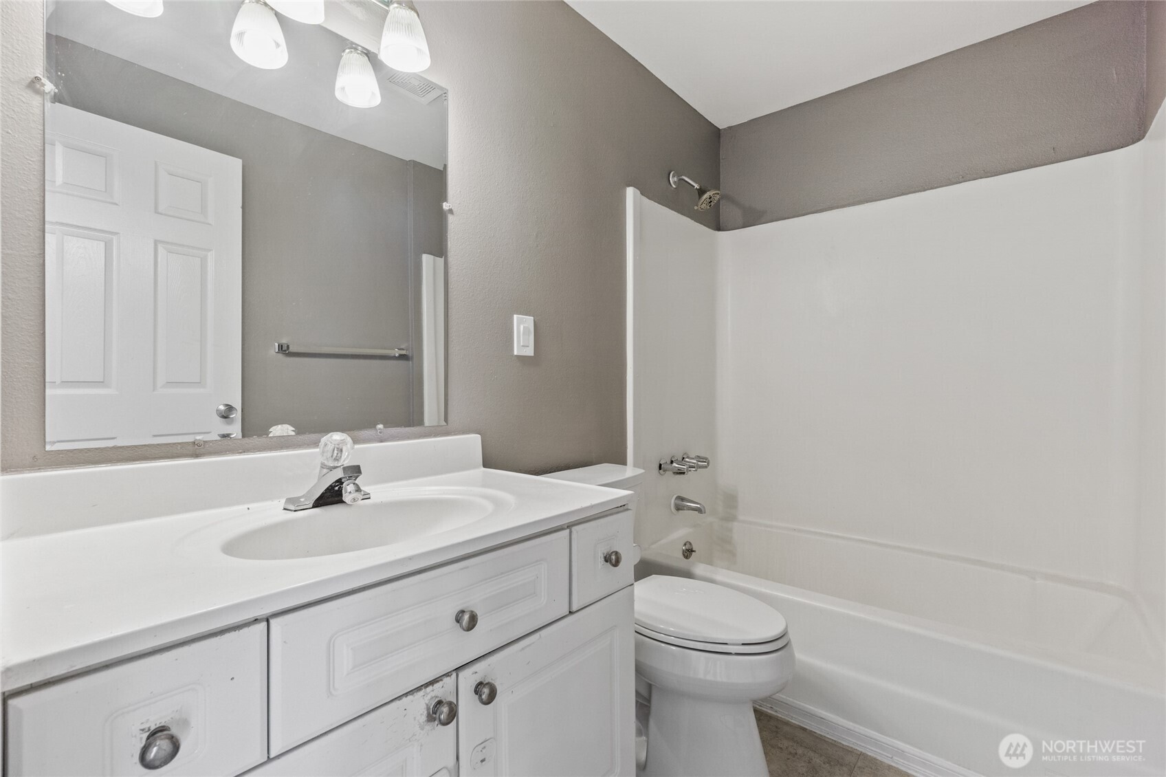 4028 S Lawrence Street Property Photo 16