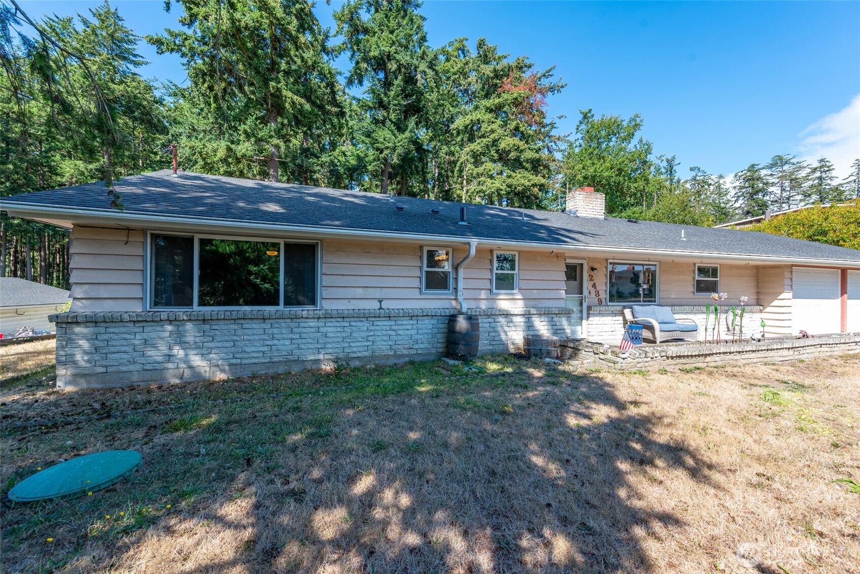 2439 Loerland Lane Property Photo 2