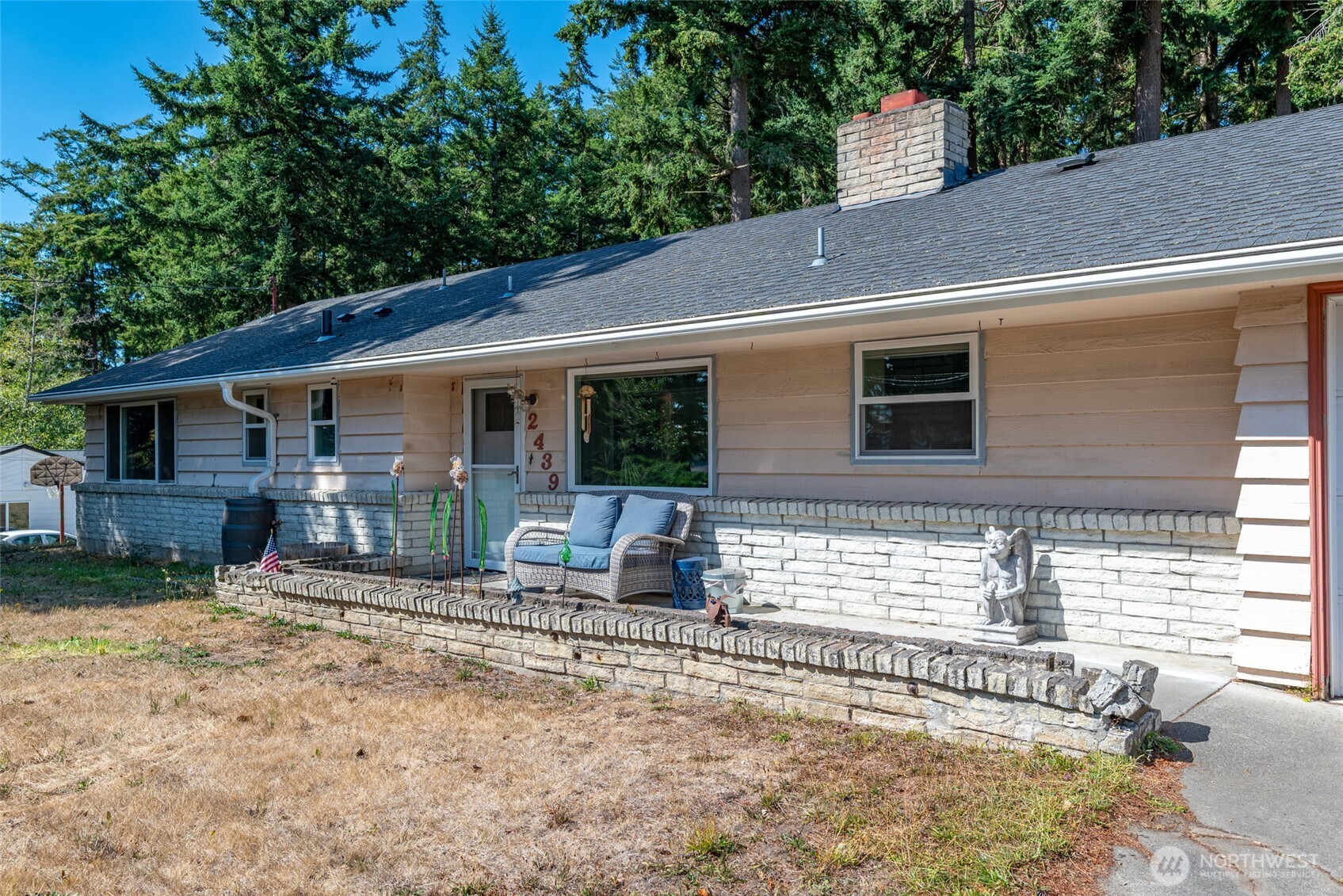 2439 Loerland Lane Property Photo 3