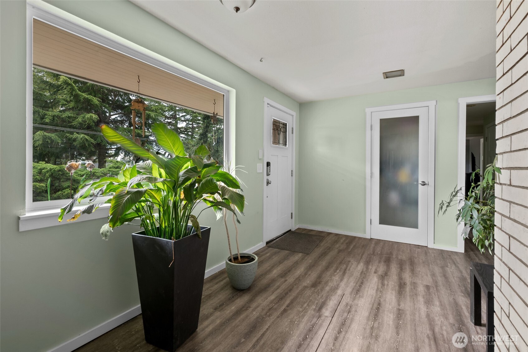 2439 Loerland Lane Property Photo 7