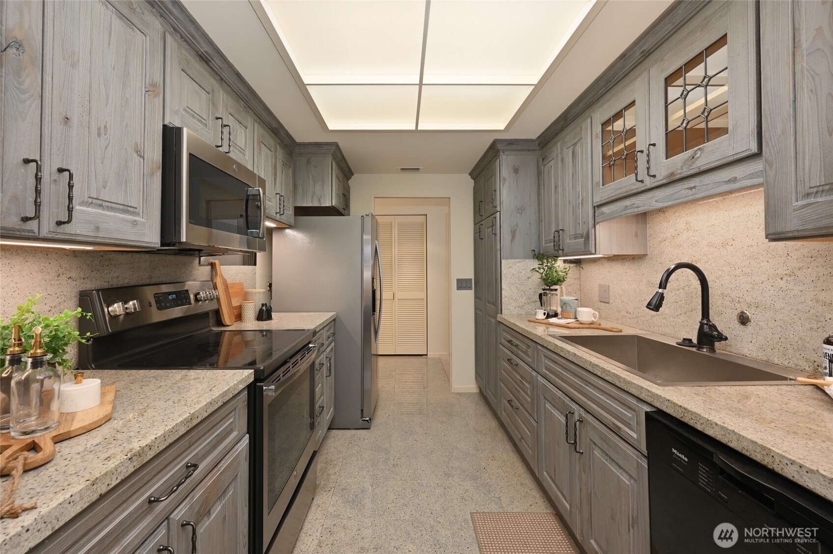 1301 Spring Street 6d Property Photo 9