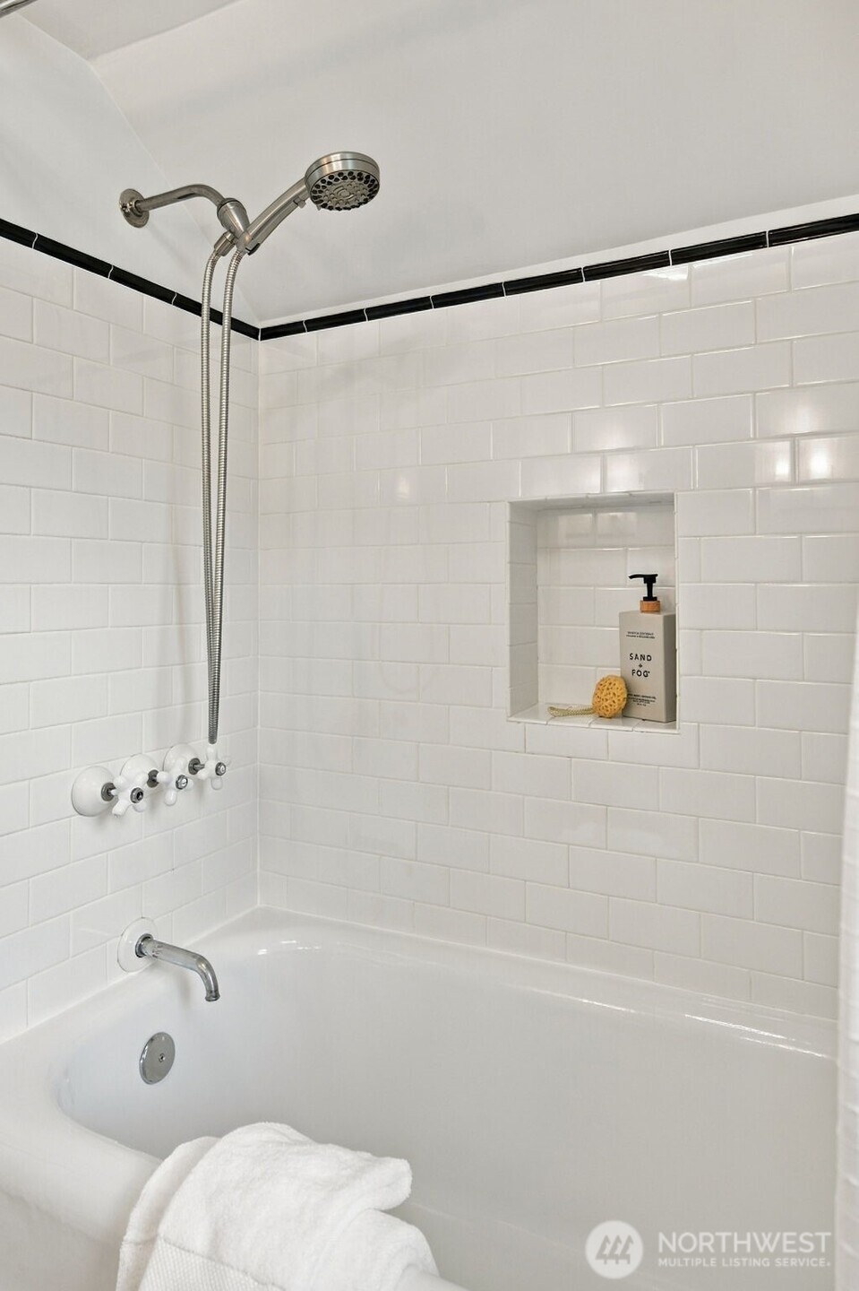 6545 Fauntleroy Way Property Photo 28