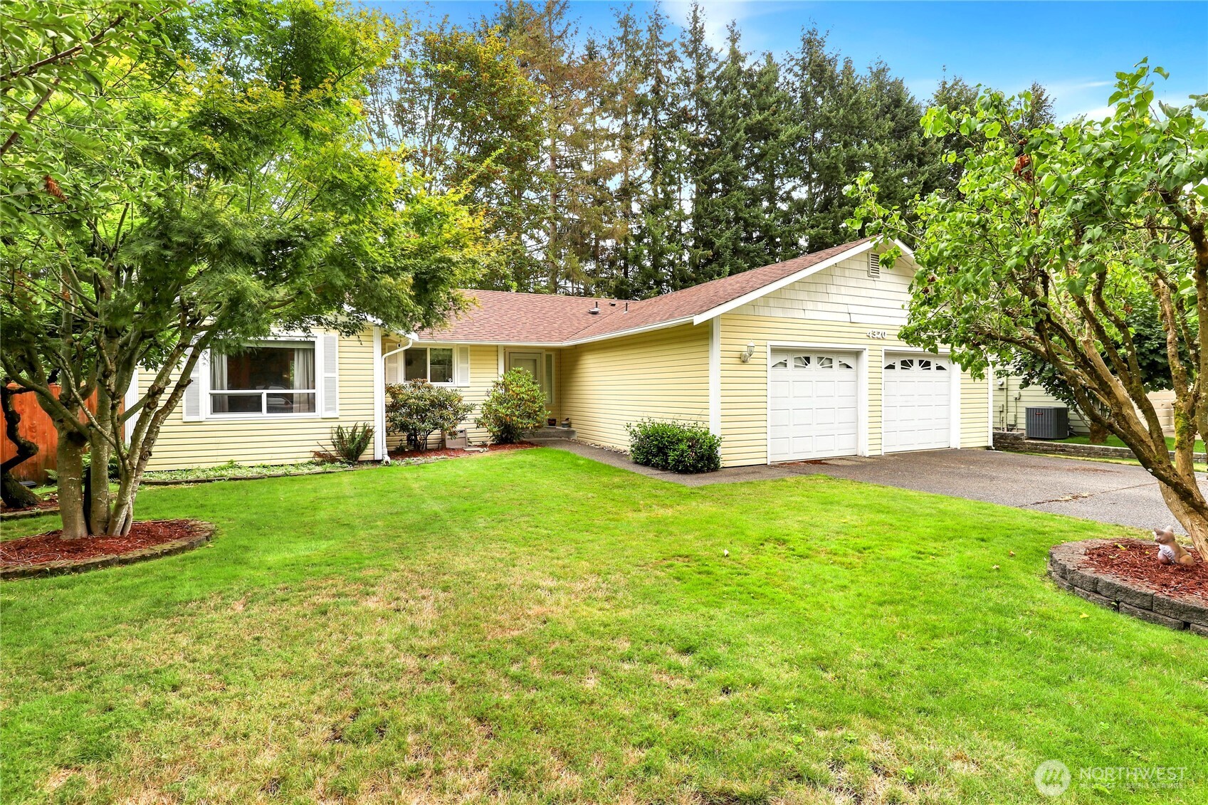 4320 Wellington Loop Property Photo 1