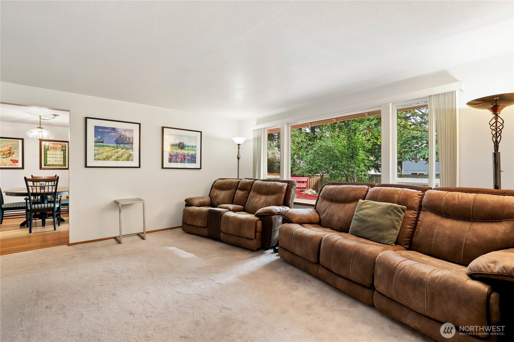 4320 Wellington Loop Property Photo 5