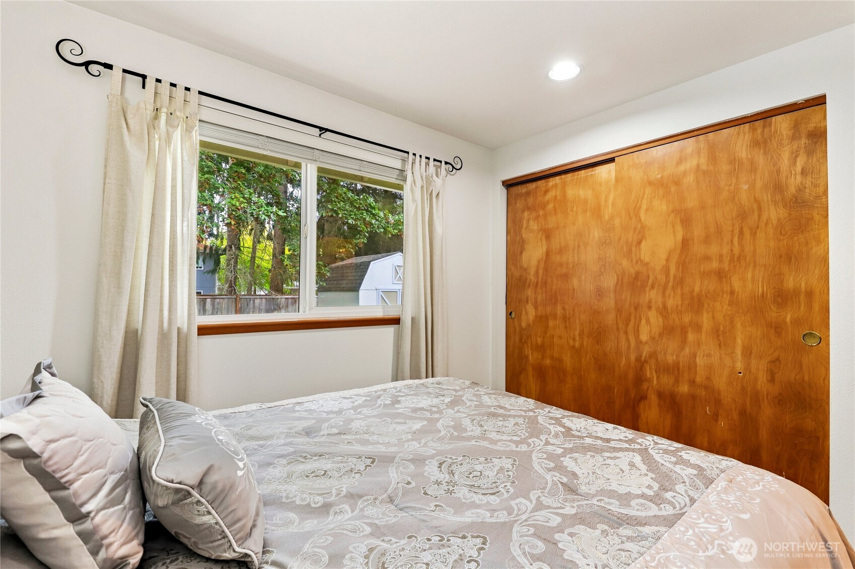 4320 Wellington Loop Property Photo 12