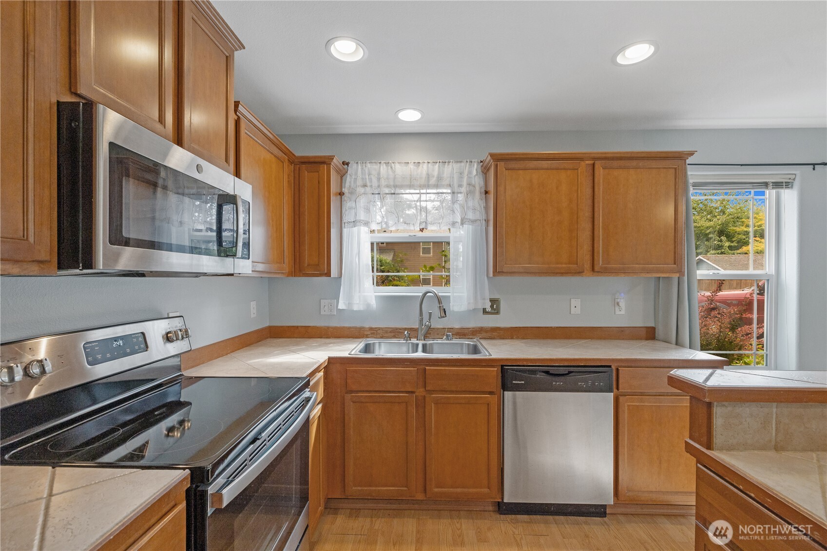 116 N Indiana Avenue Property Photo 3