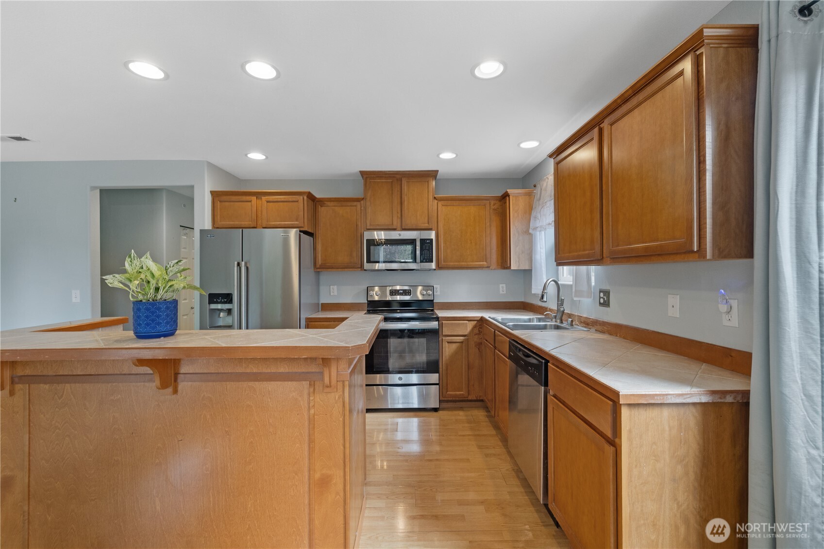 116 N Indiana Avenue Property Photo 4