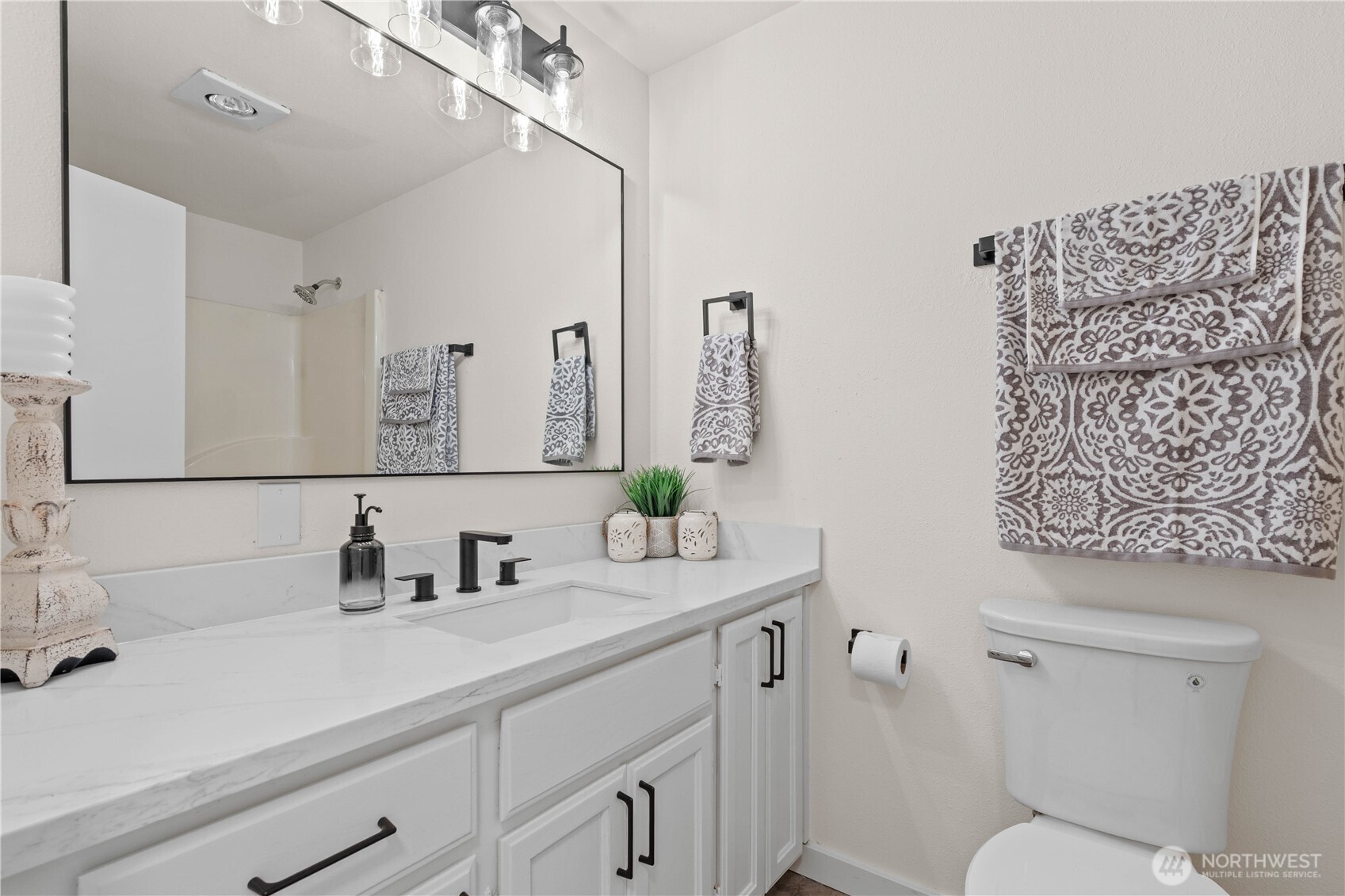 1418 E 59th Street Property Photo 20