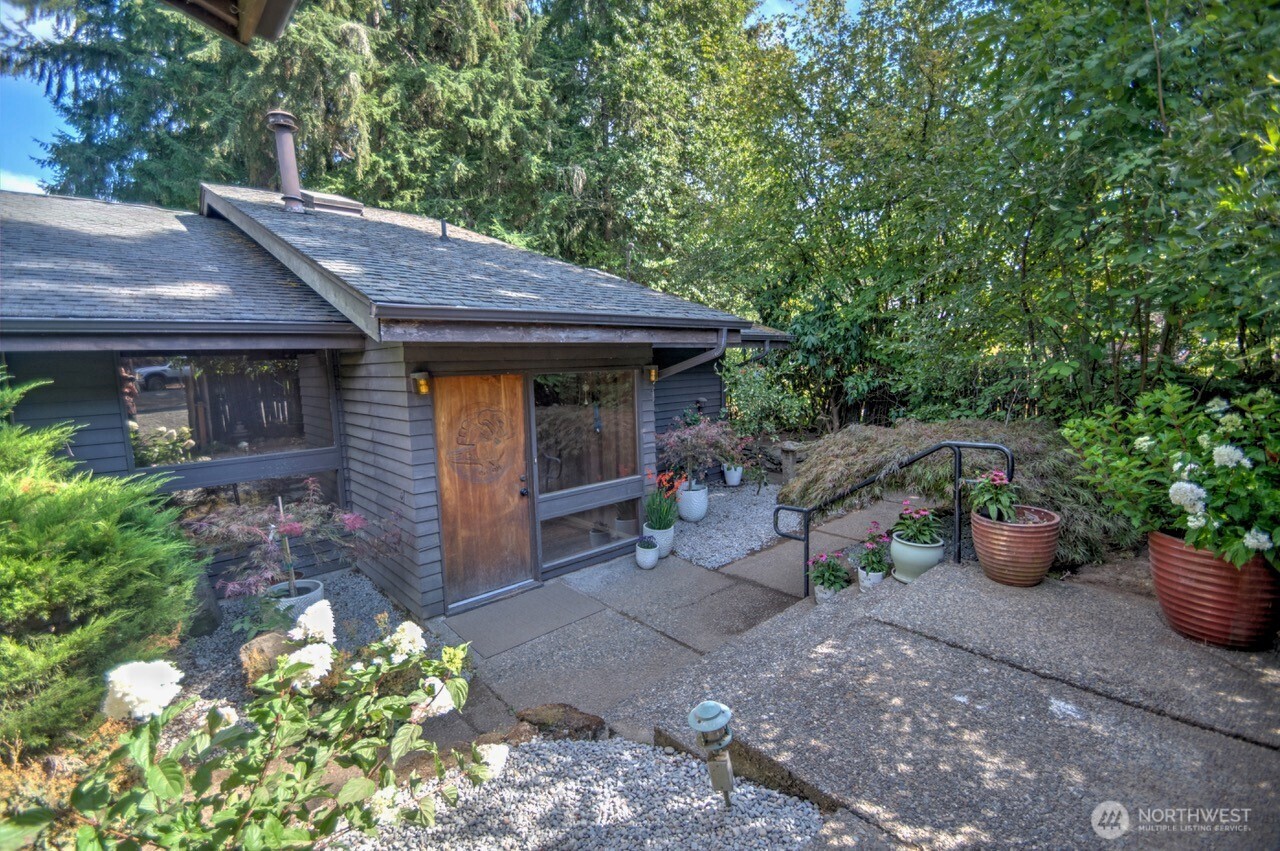 5016 Brassfield Road Property Photo 1