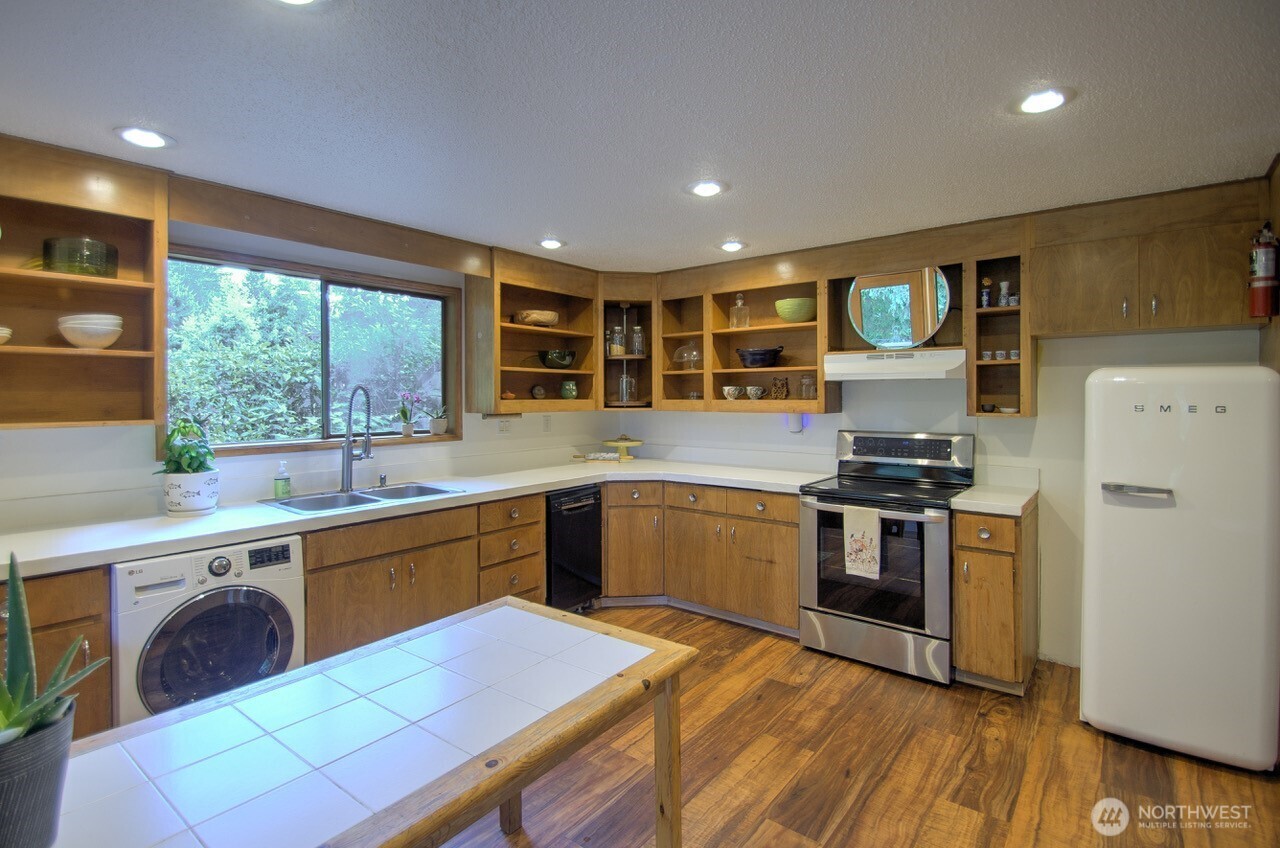 5016 Brassfield Road Property Photo 8
