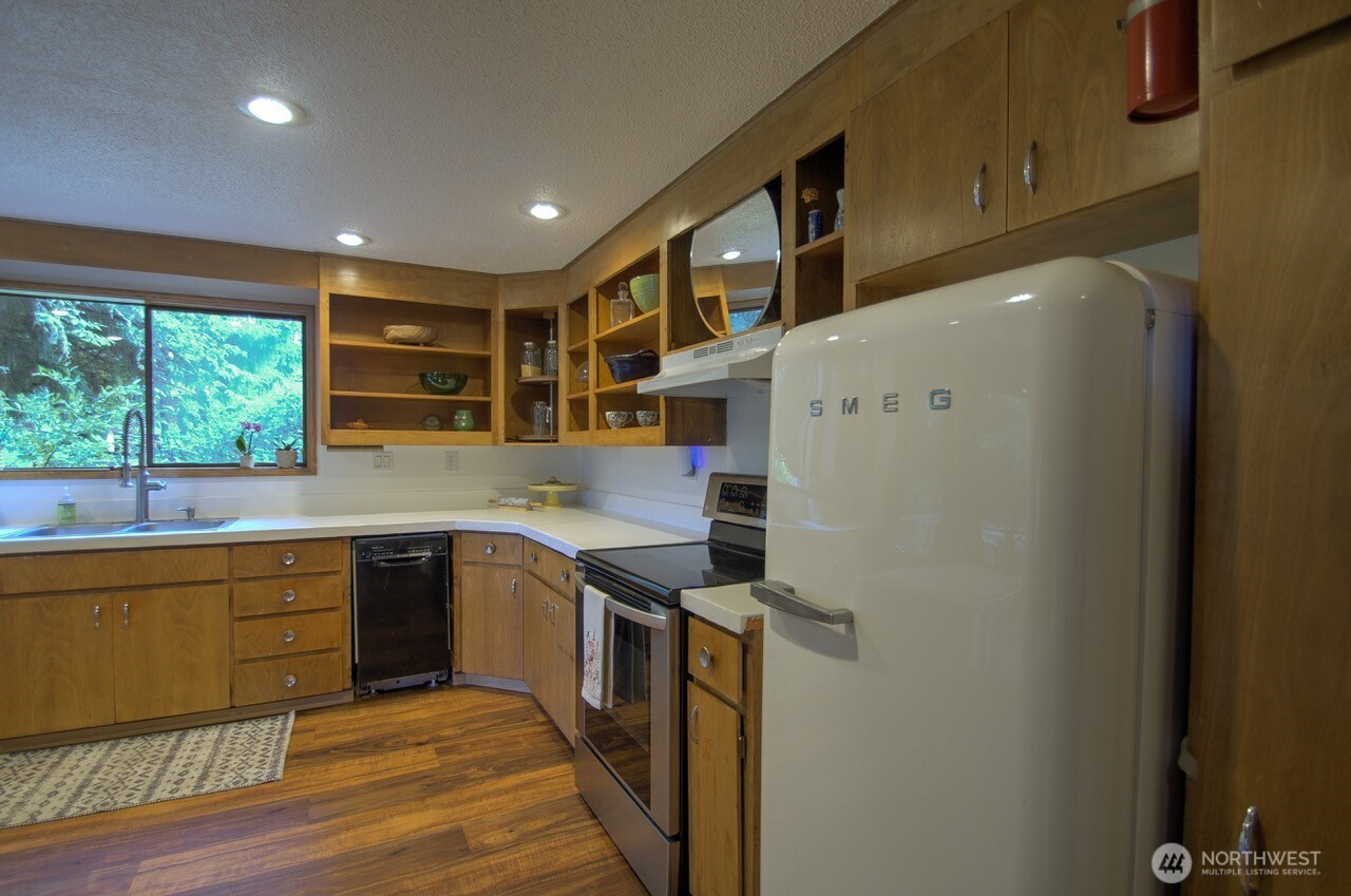 5016 Brassfield Road Property Photo 10