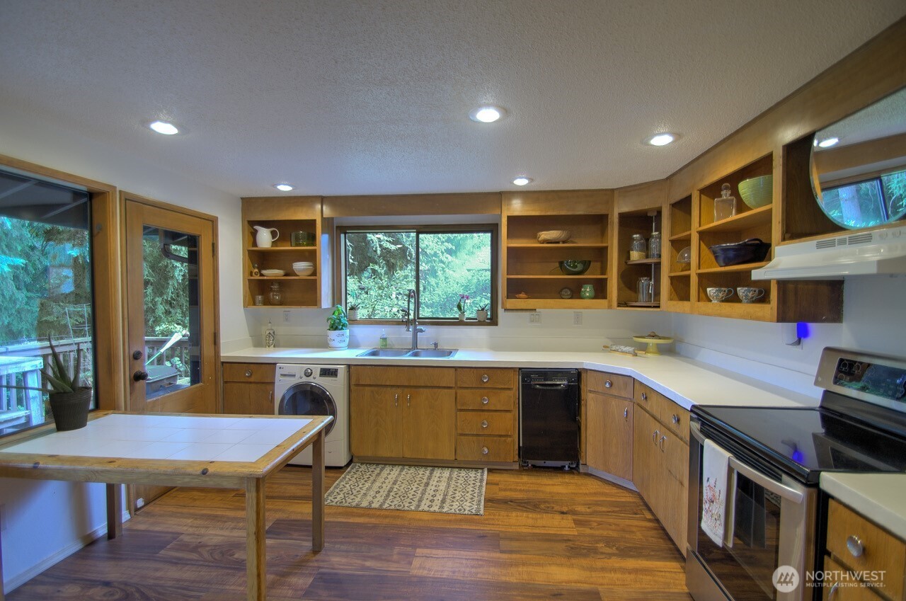 5016 Brassfield Road Property Photo 11