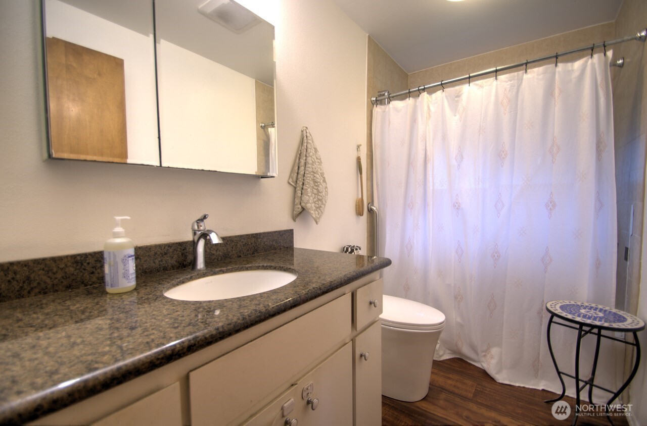 5016 Brassfield Road Property Photo 16