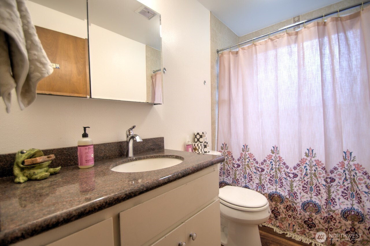 5016 Brassfield Road Property Photo 19