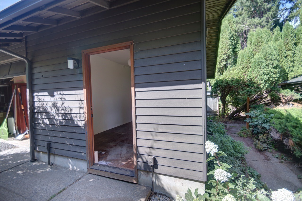 5016 Brassfield Road Property Photo 37