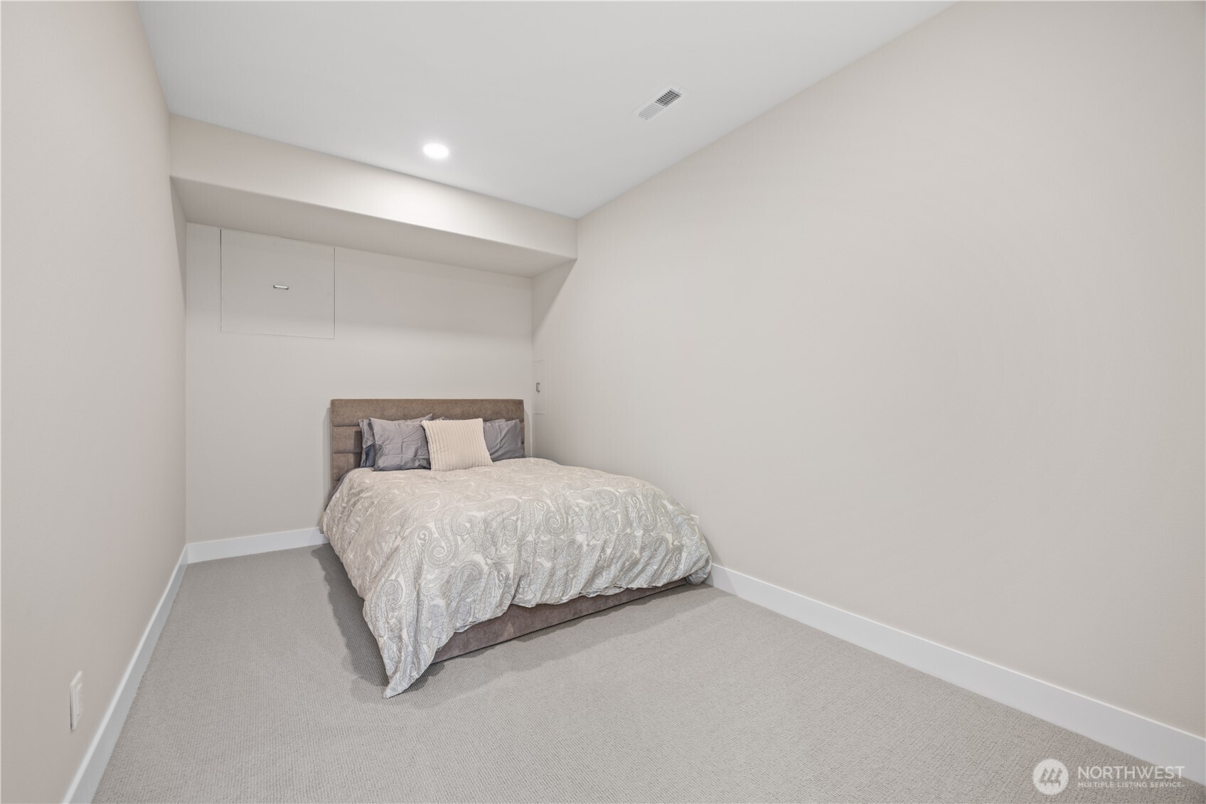 84 Orchard Place Property Photo 23