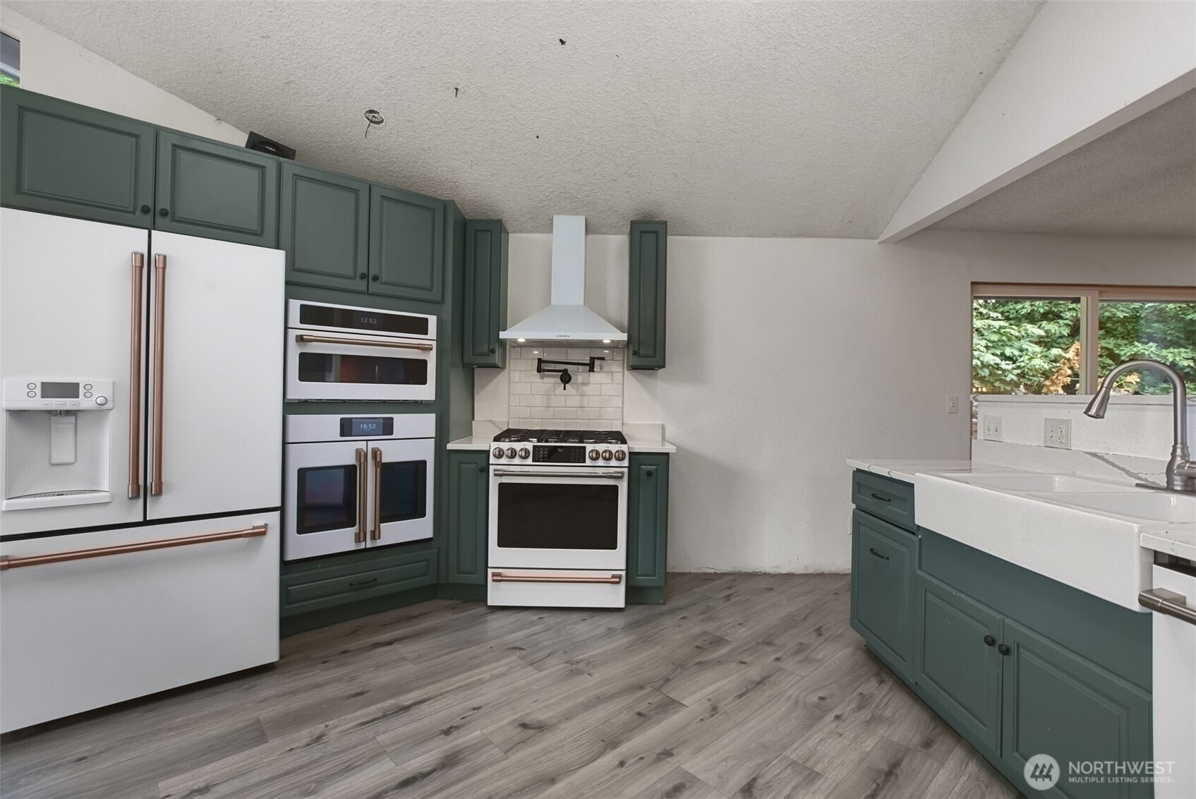 19217 46th Avenue Property Photo 8