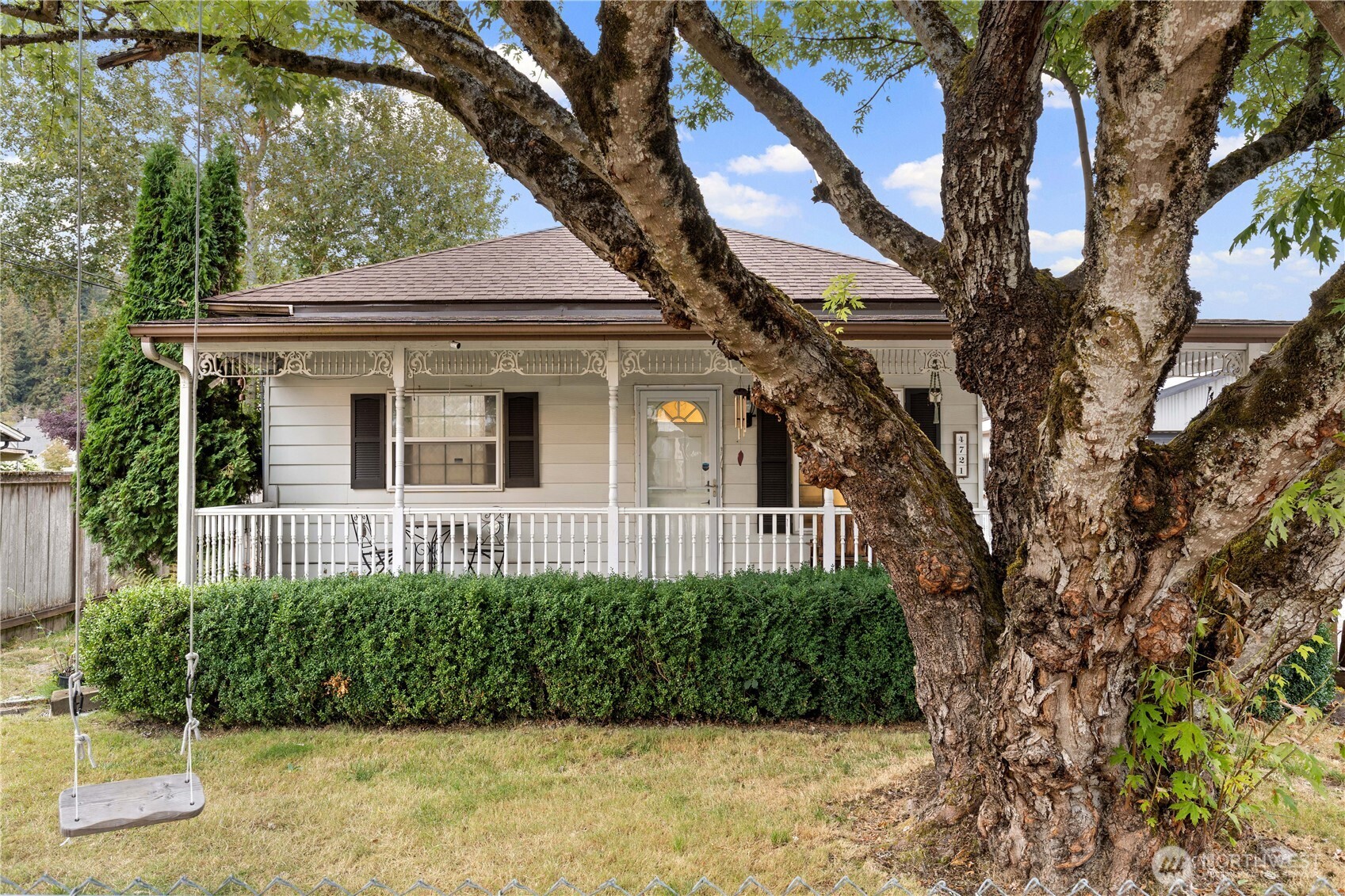 4721 East Valley Highway Property Photo 2