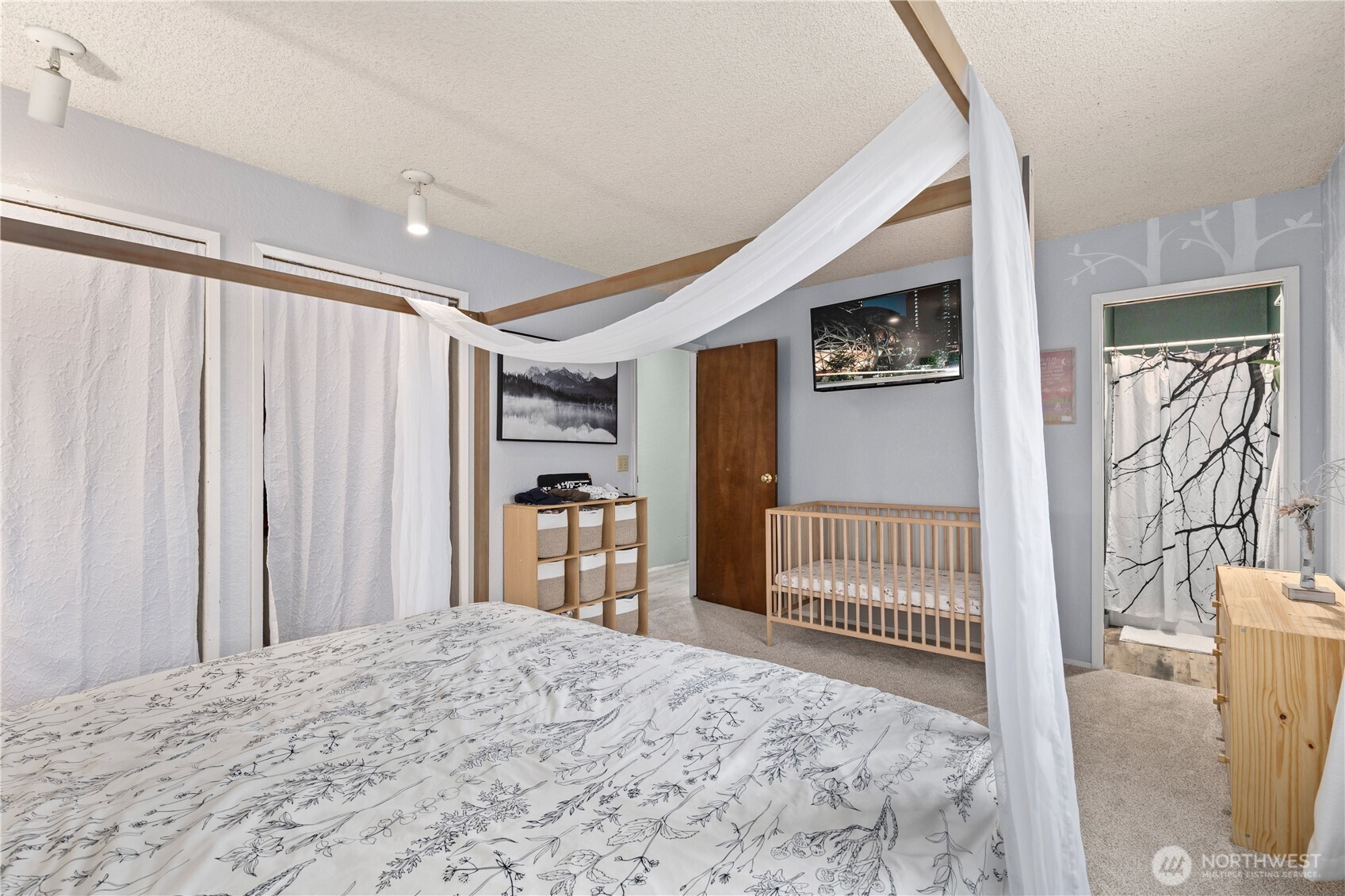 4721 East Valley Highway Property Photo 14