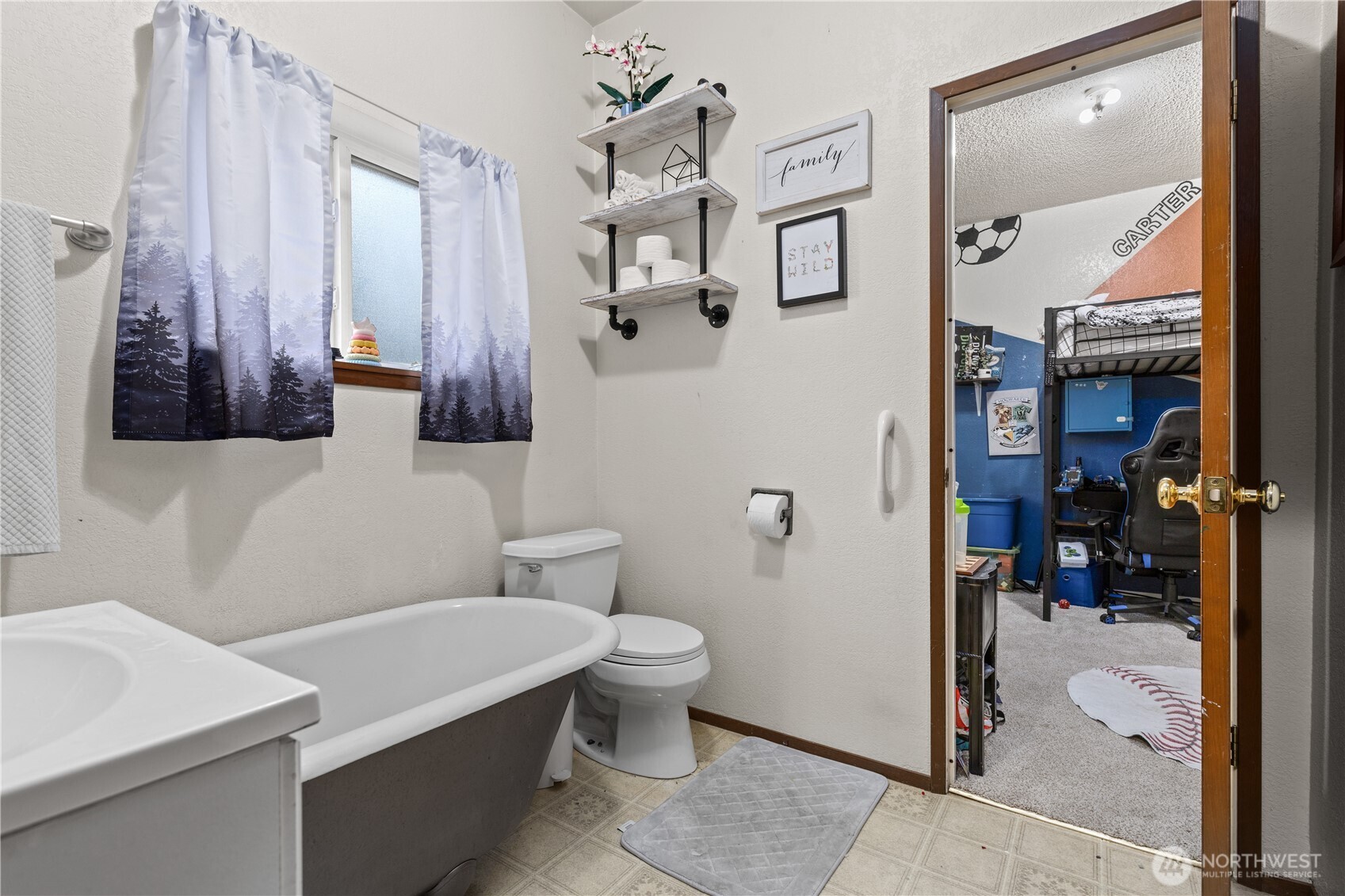 4721 East Valley Highway Property Photo 17