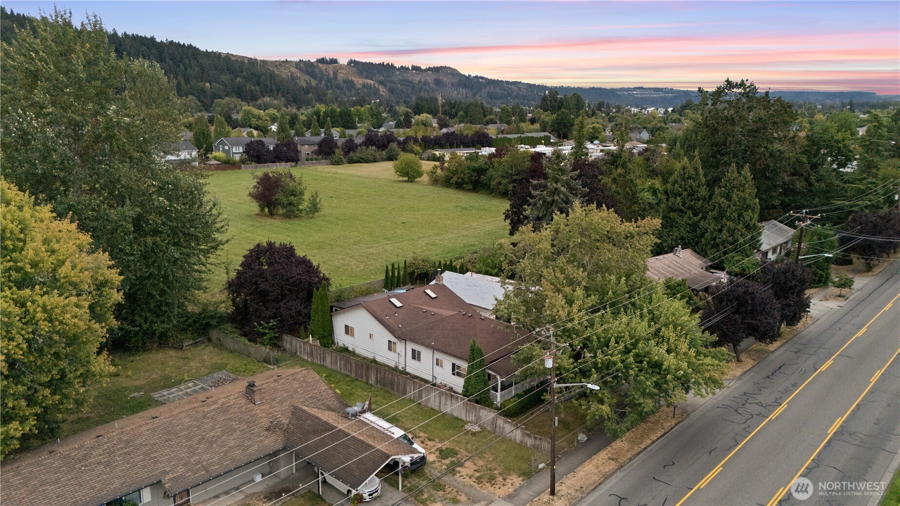 4721 East Valley Highway Property Photo 32