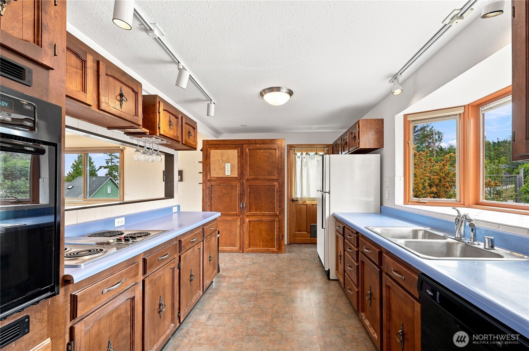 516 V Street Property Photo 7