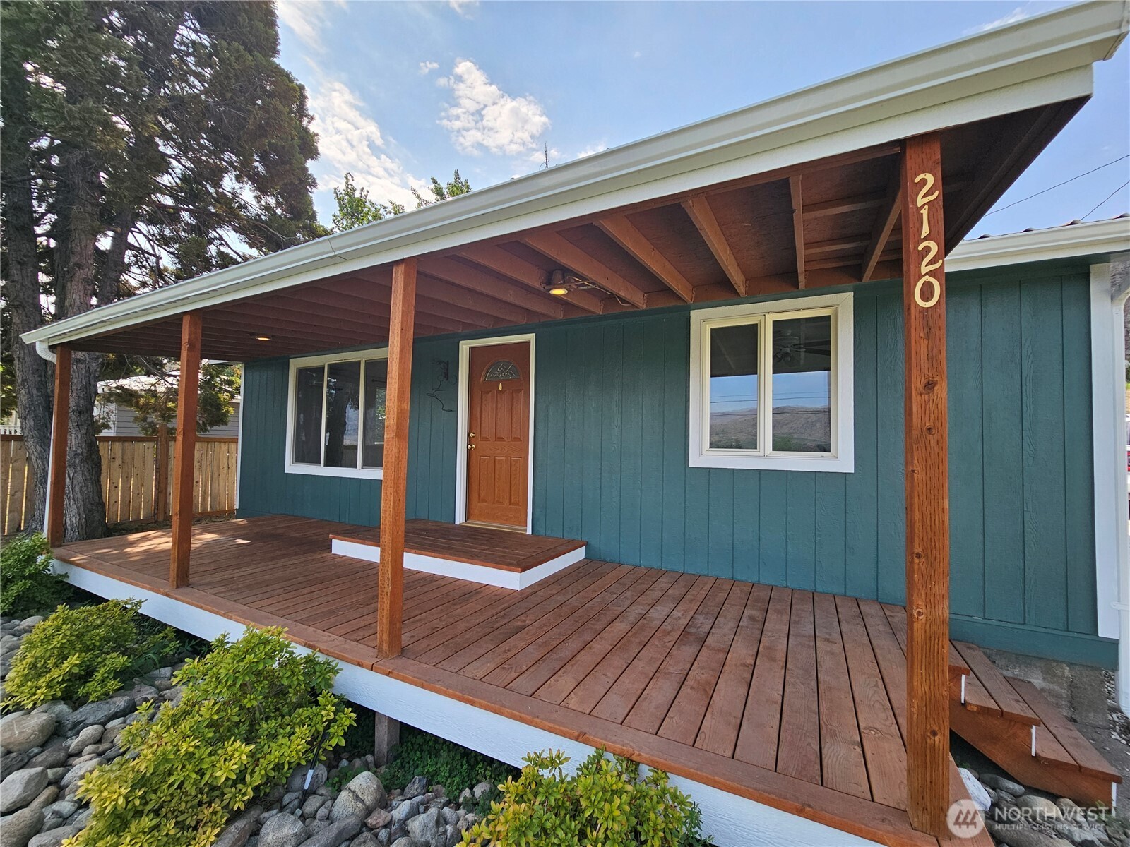 2120 Deerpath Drive Property Photo 2
