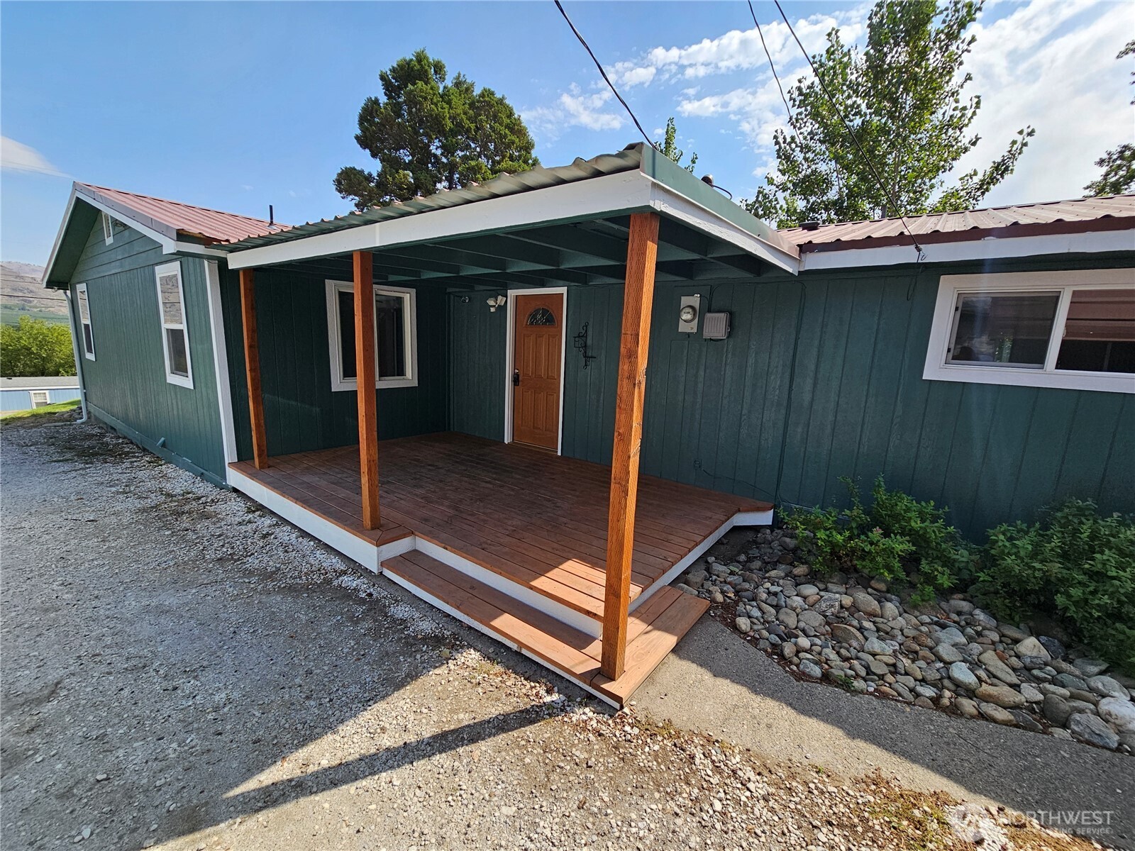 2120 Deerpath Drive Property Photo 4