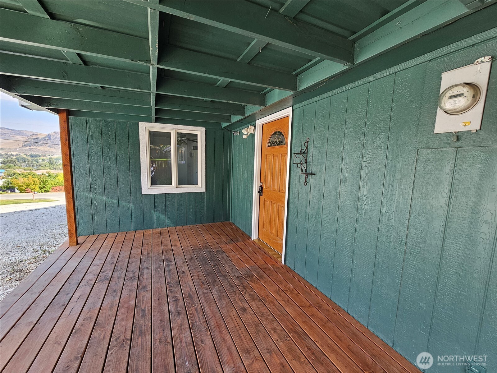 2120 Deerpath Drive Property Photo 5