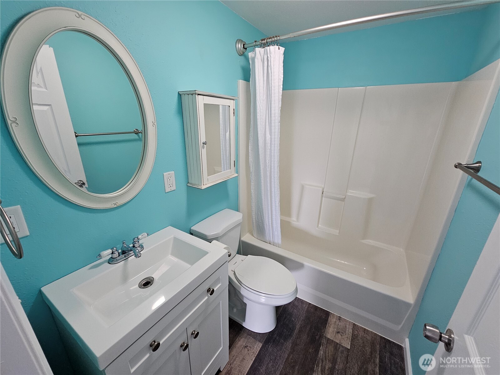2120 Deerpath Drive Property Photo 18
