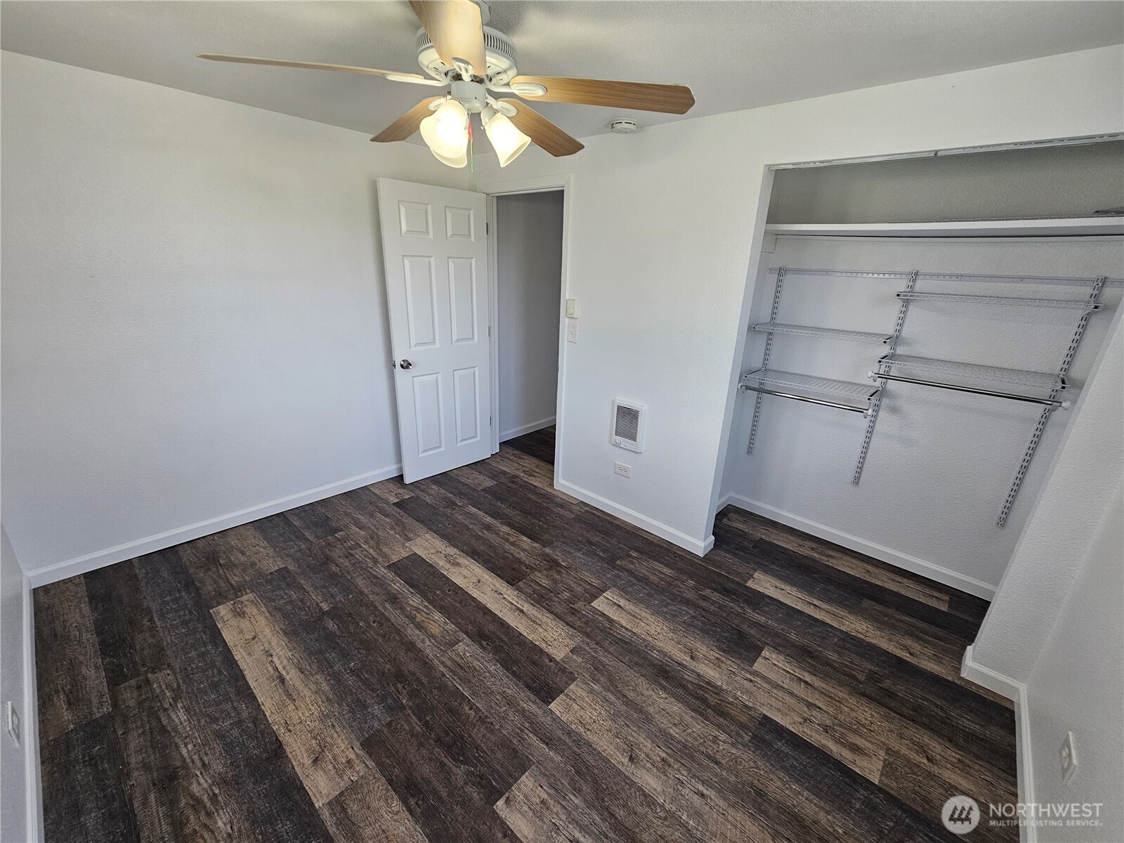 2120 Deerpath Drive Property Photo 19