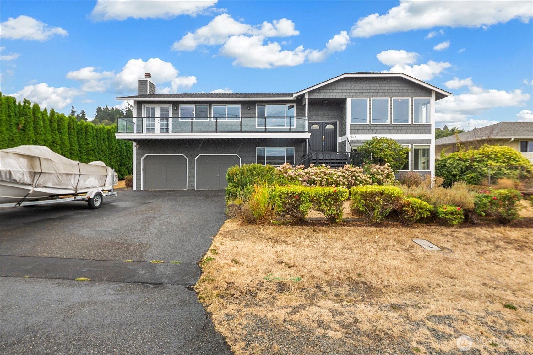 955 2nd Street Property Photo 2