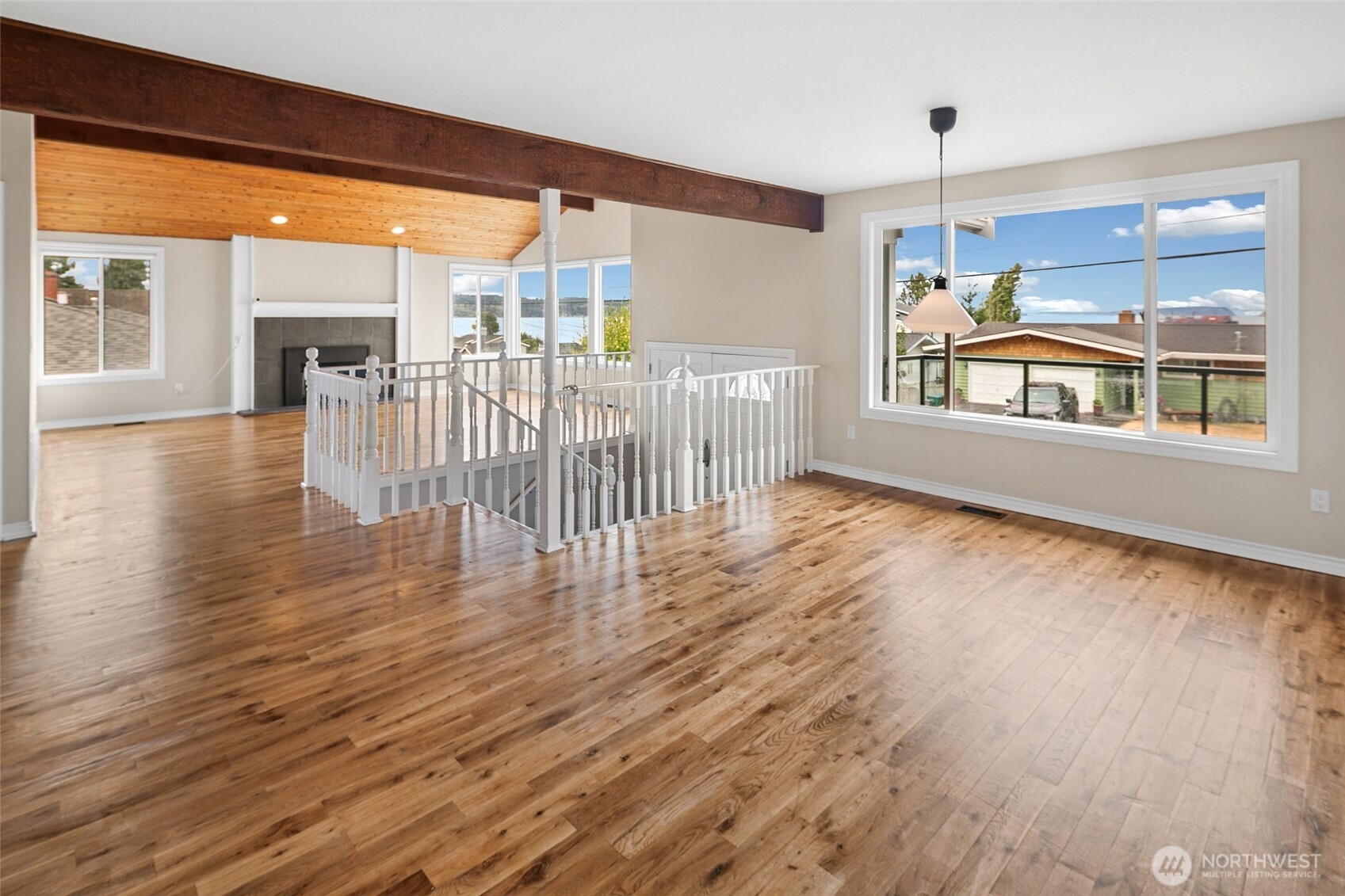 955 2nd Street Property Photo 9
