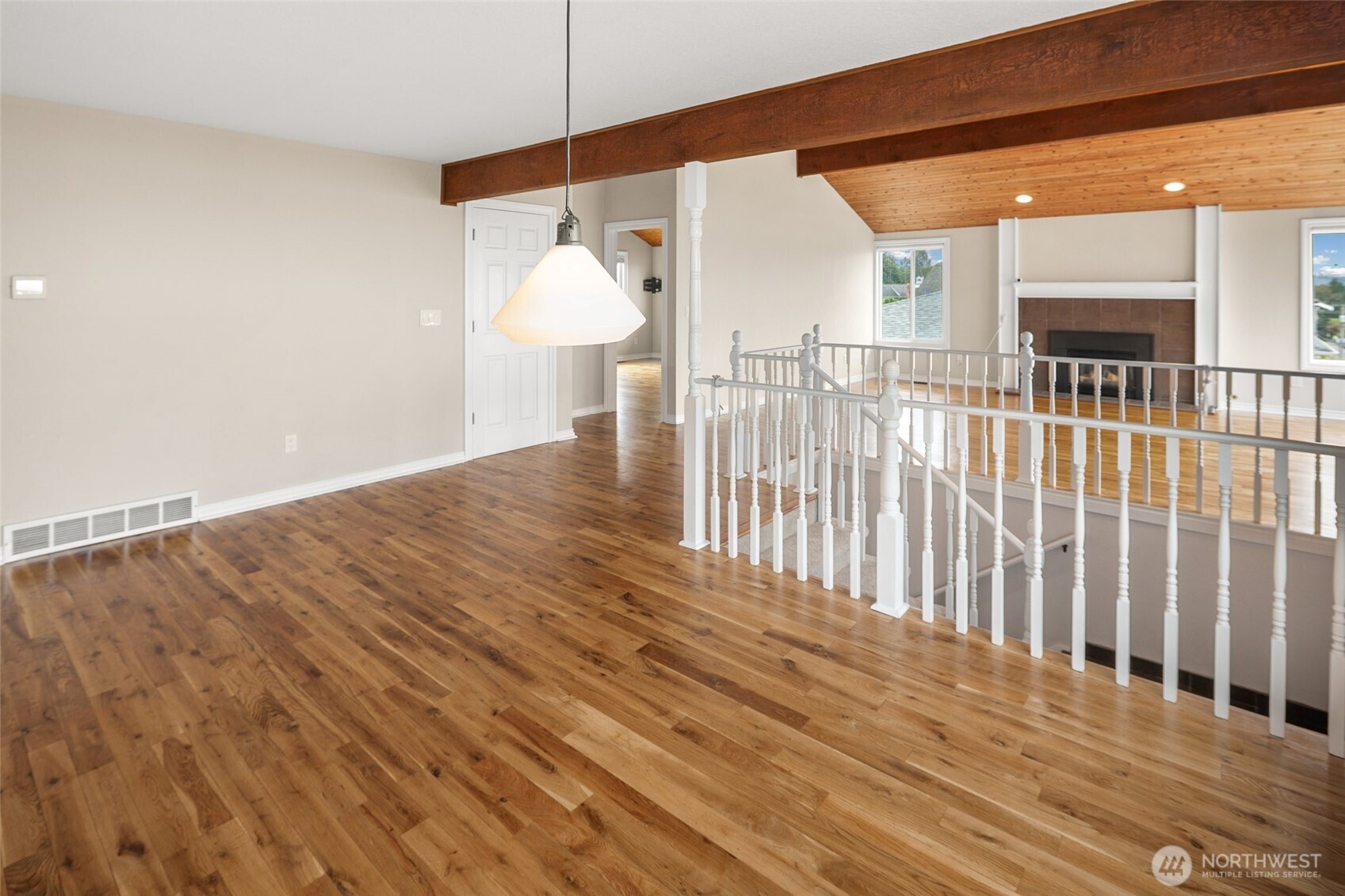 955 2nd Street Property Photo 10