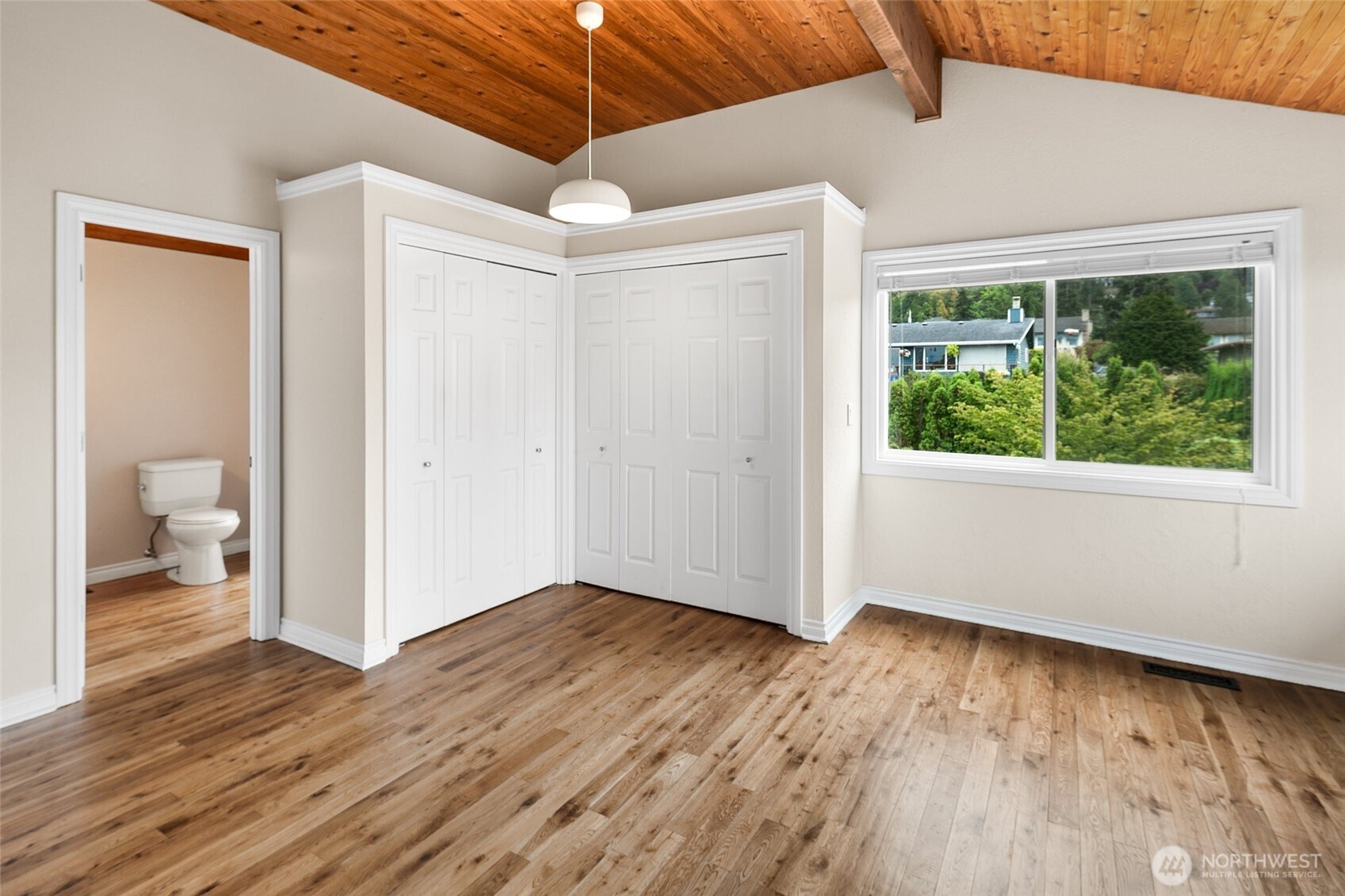 955 2nd Street Property Photo 18