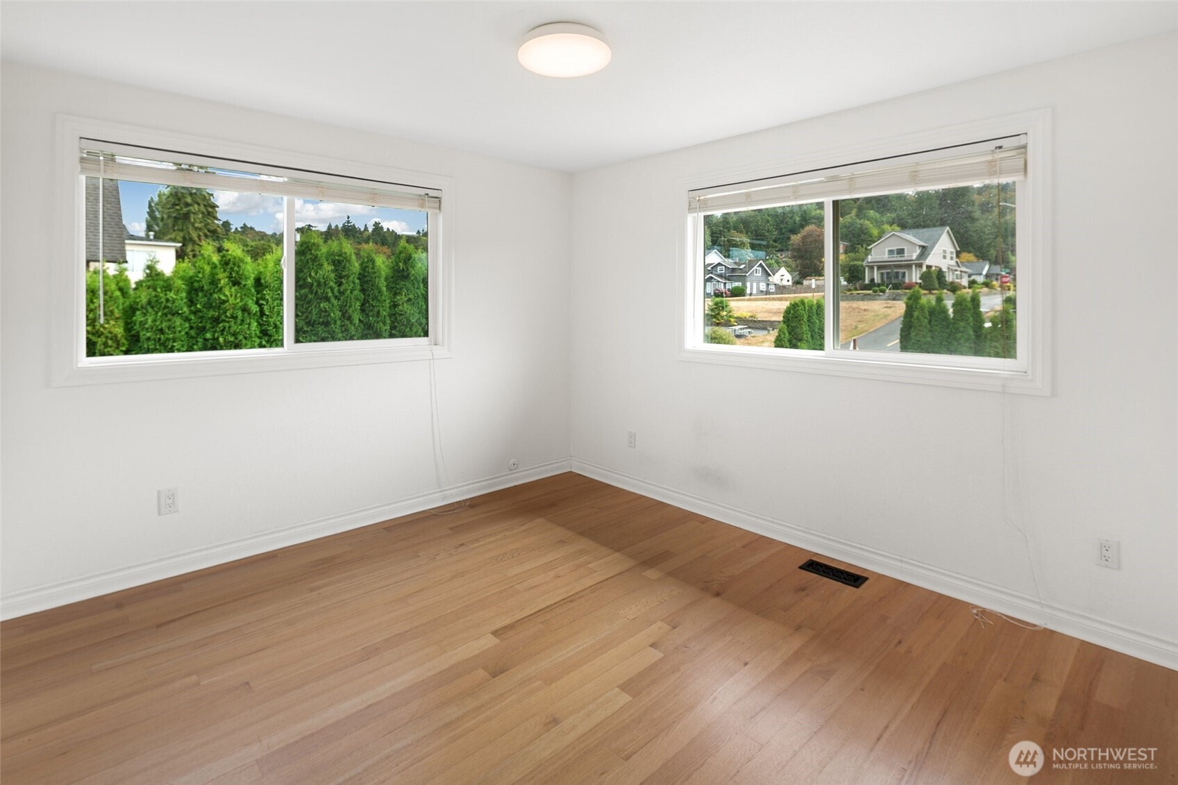 955 2nd Street Property Photo 21
