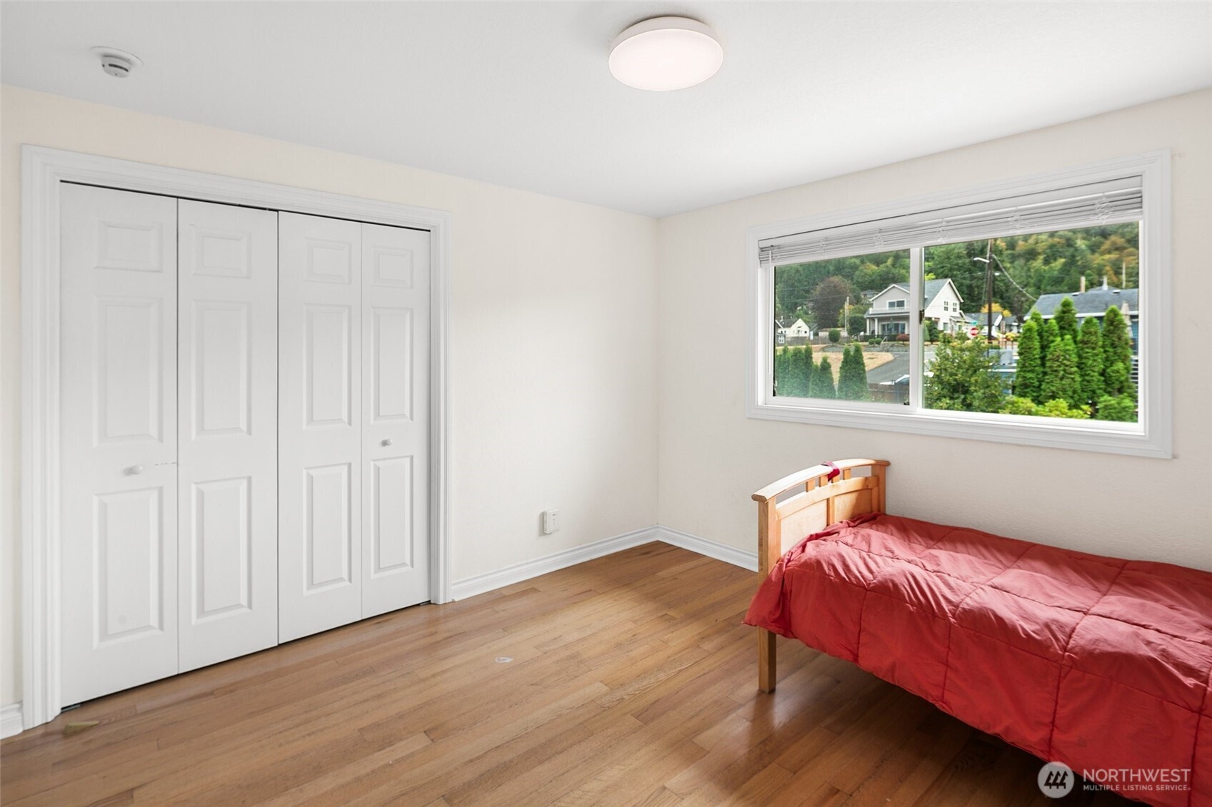 955 2nd Street Property Photo 23