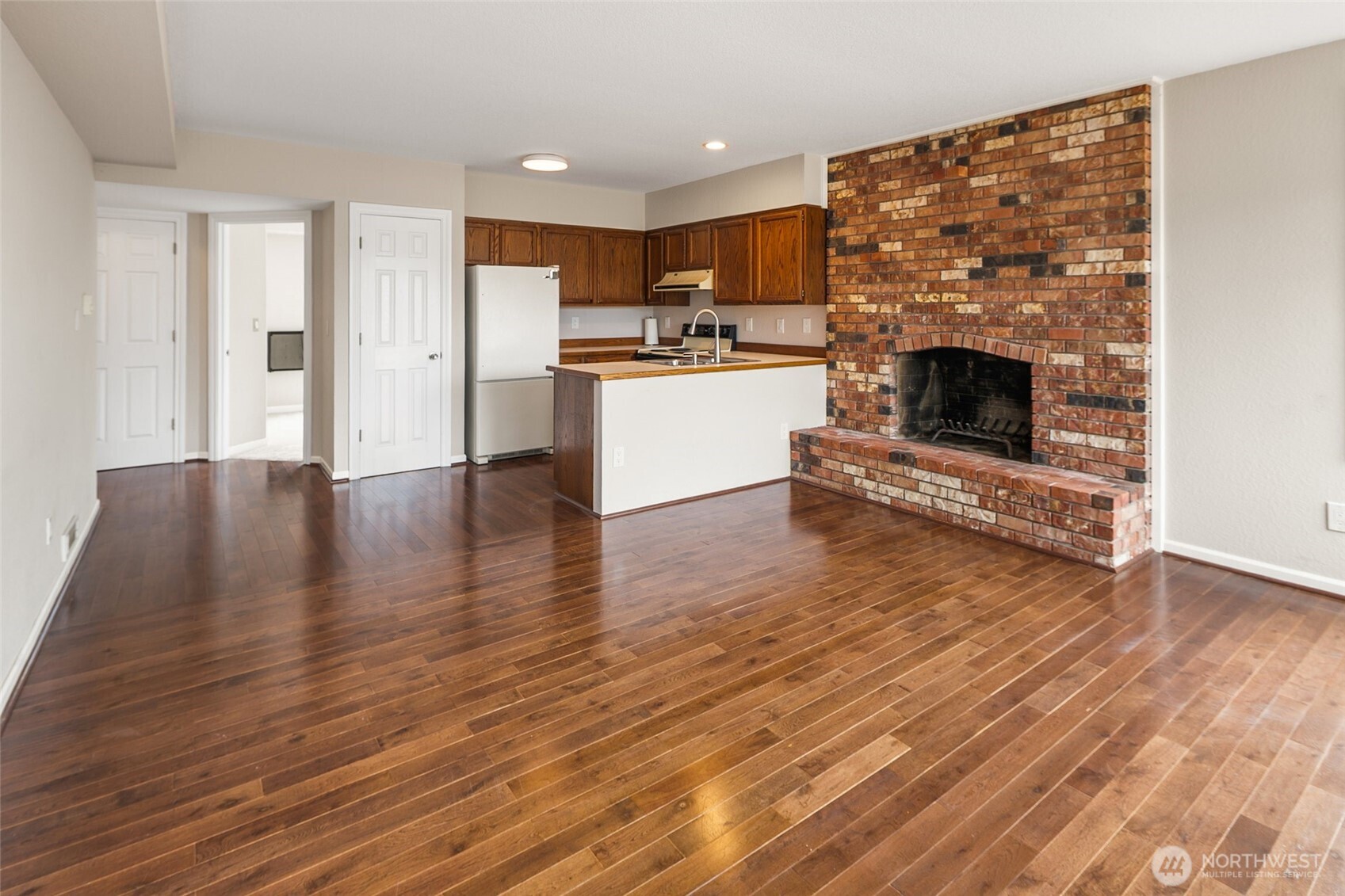 955 2nd Street Property Photo 27