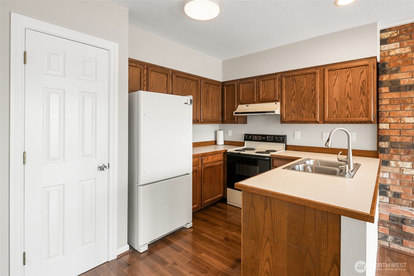 955 2nd Street Property Photo 28