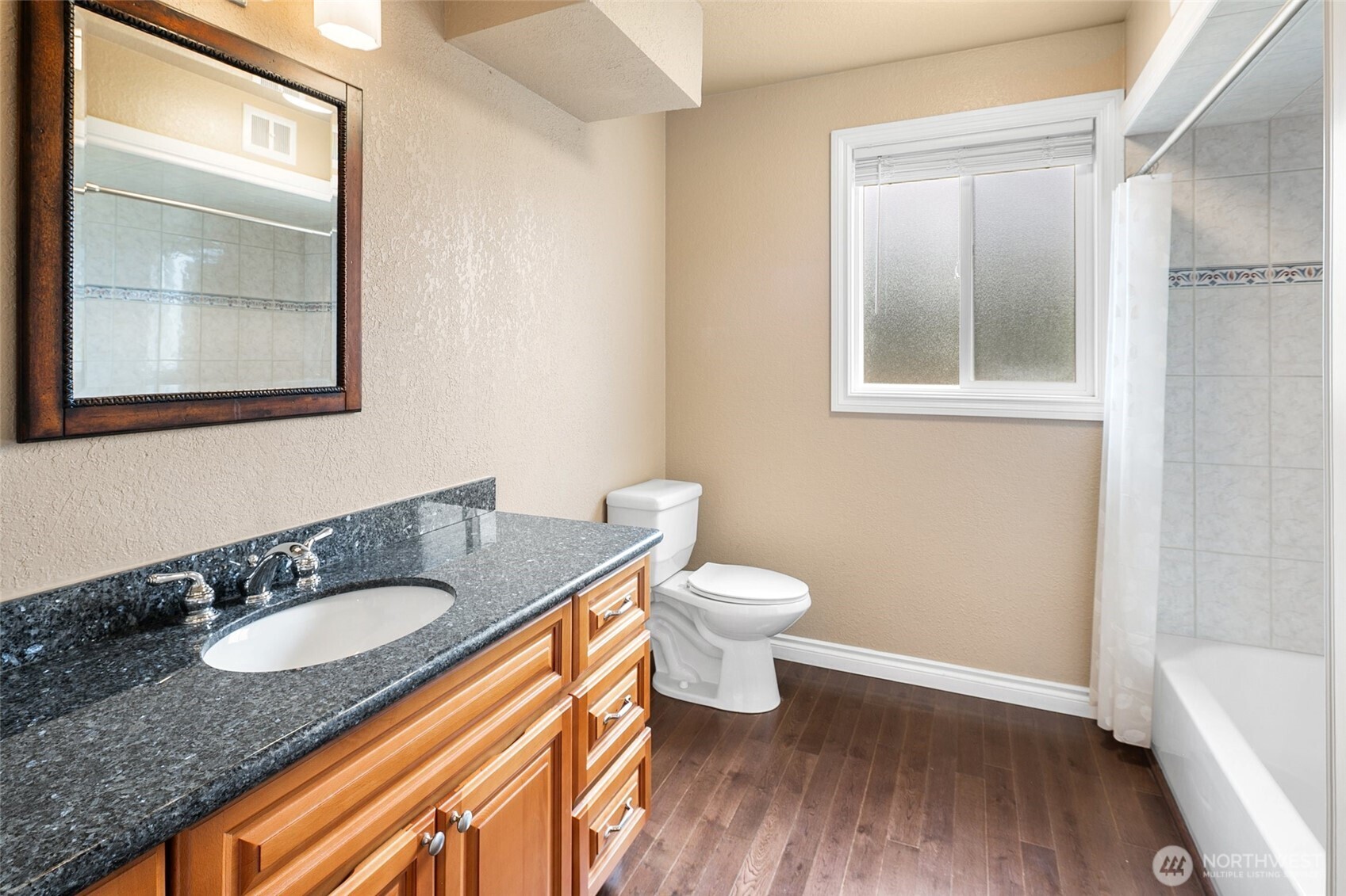 955 2nd Street Property Photo 32