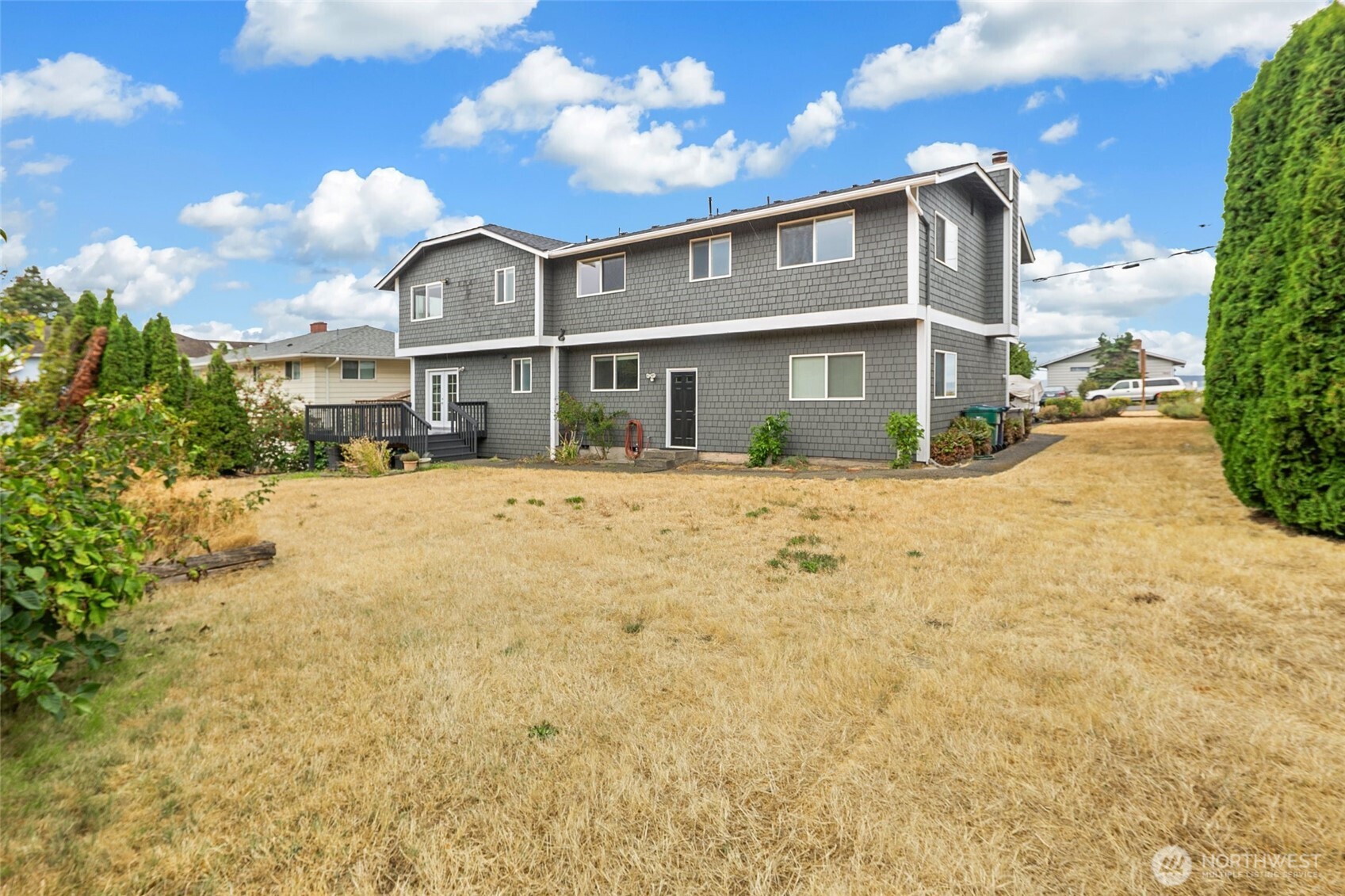 955 2nd Street Property Photo 37