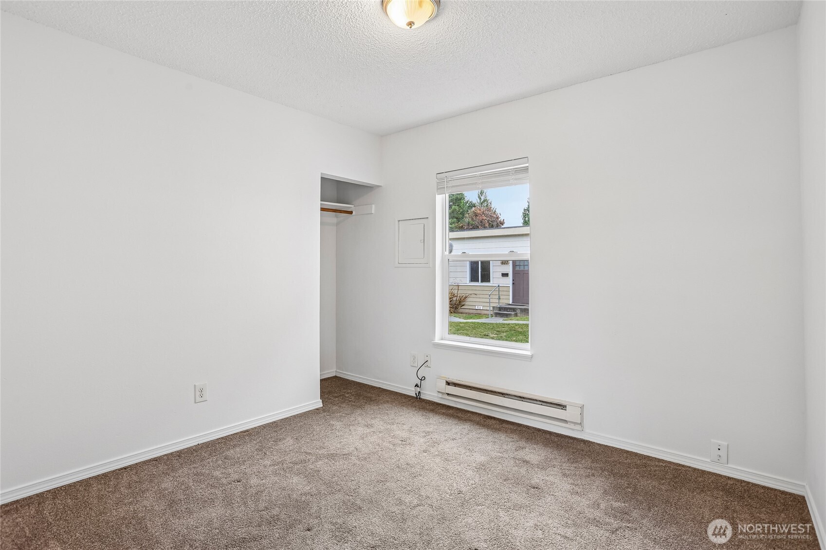 601 W Hazel Street Property Photo 7