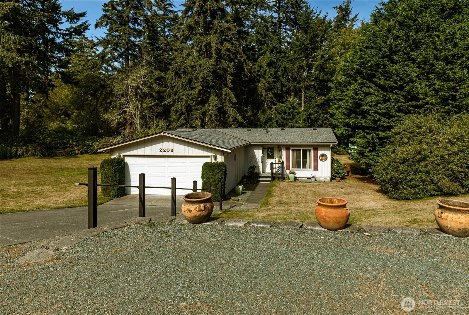 2209 Conniston Way Property Photo 3