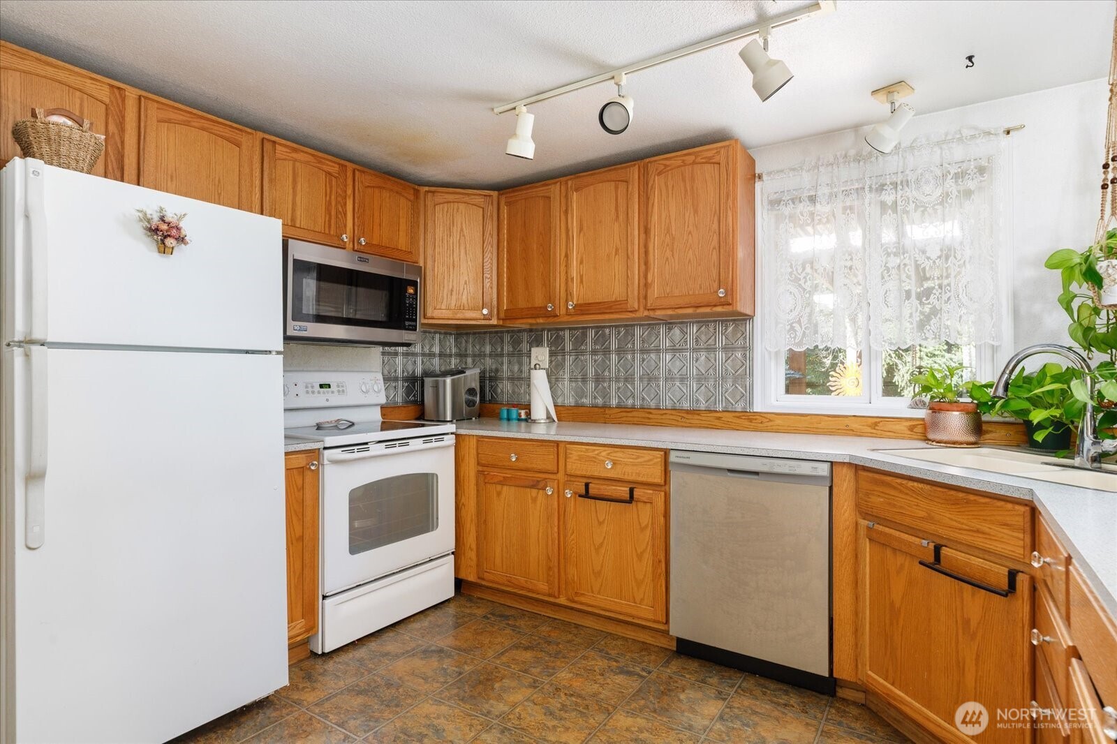 2209 Conniston Way Property Photo 12