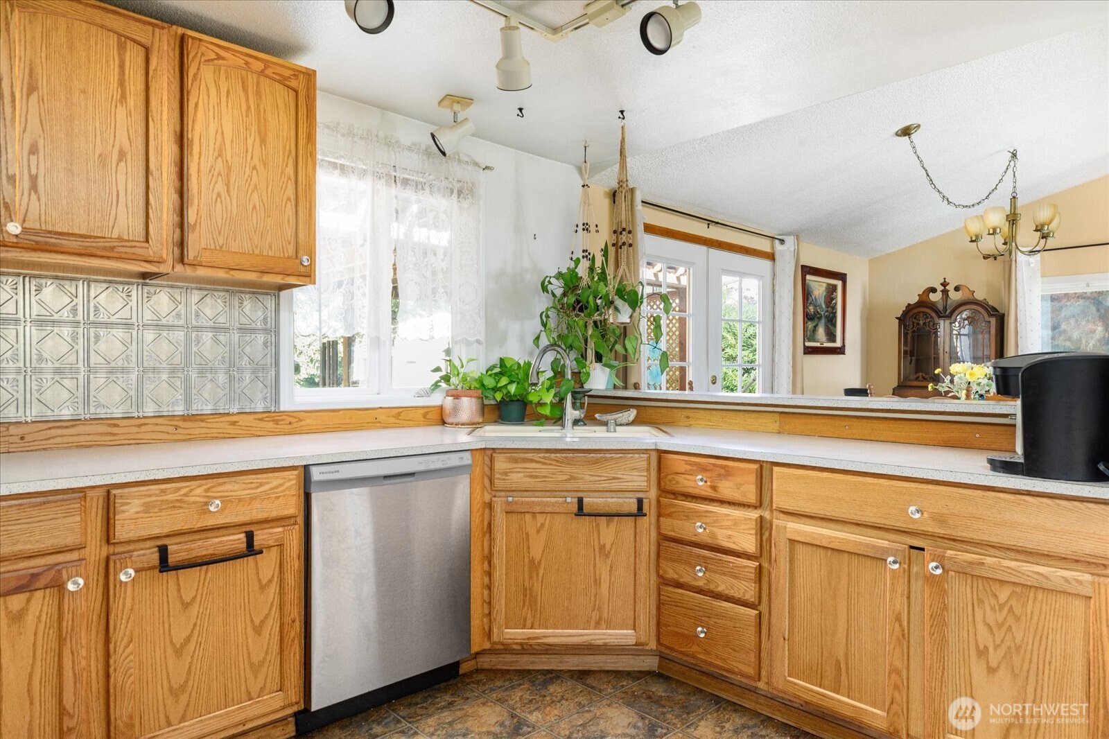 2209 Conniston Way Property Photo 14