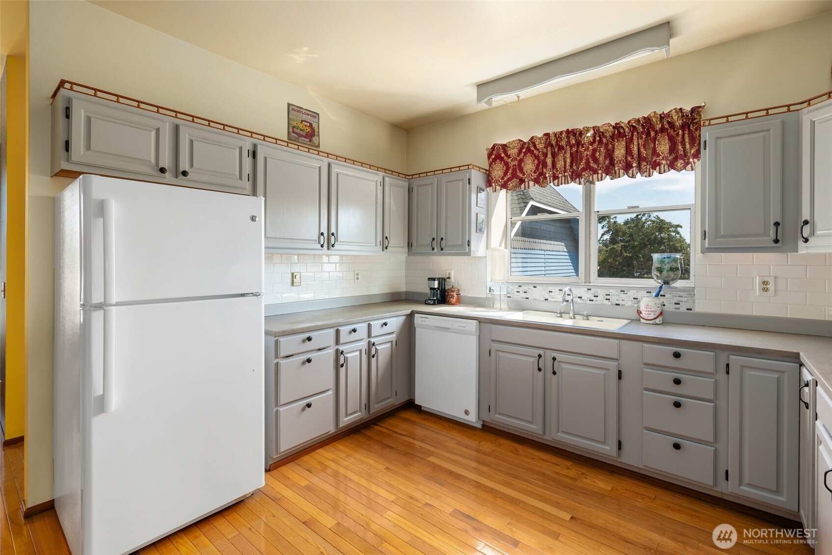 1230 Windward Way Property Photo 13