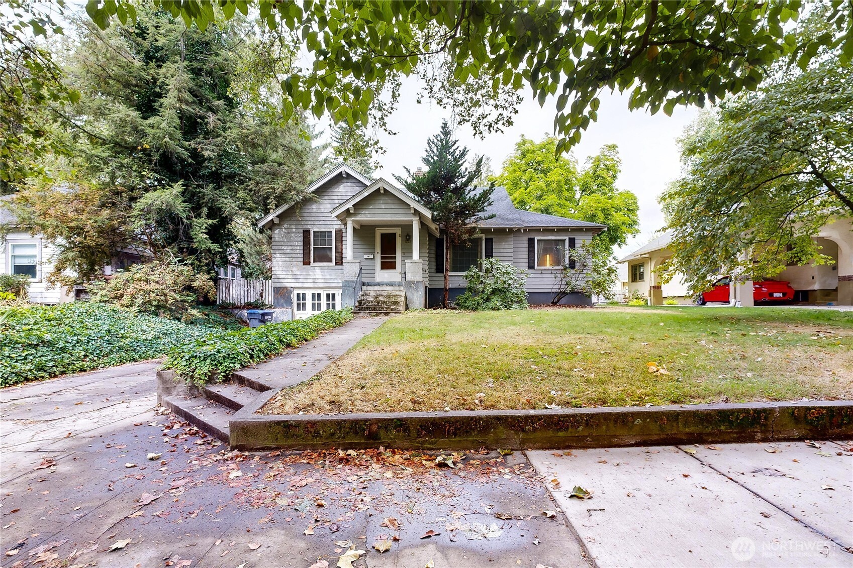1227 Alvarado Terrace Property Photo 1
